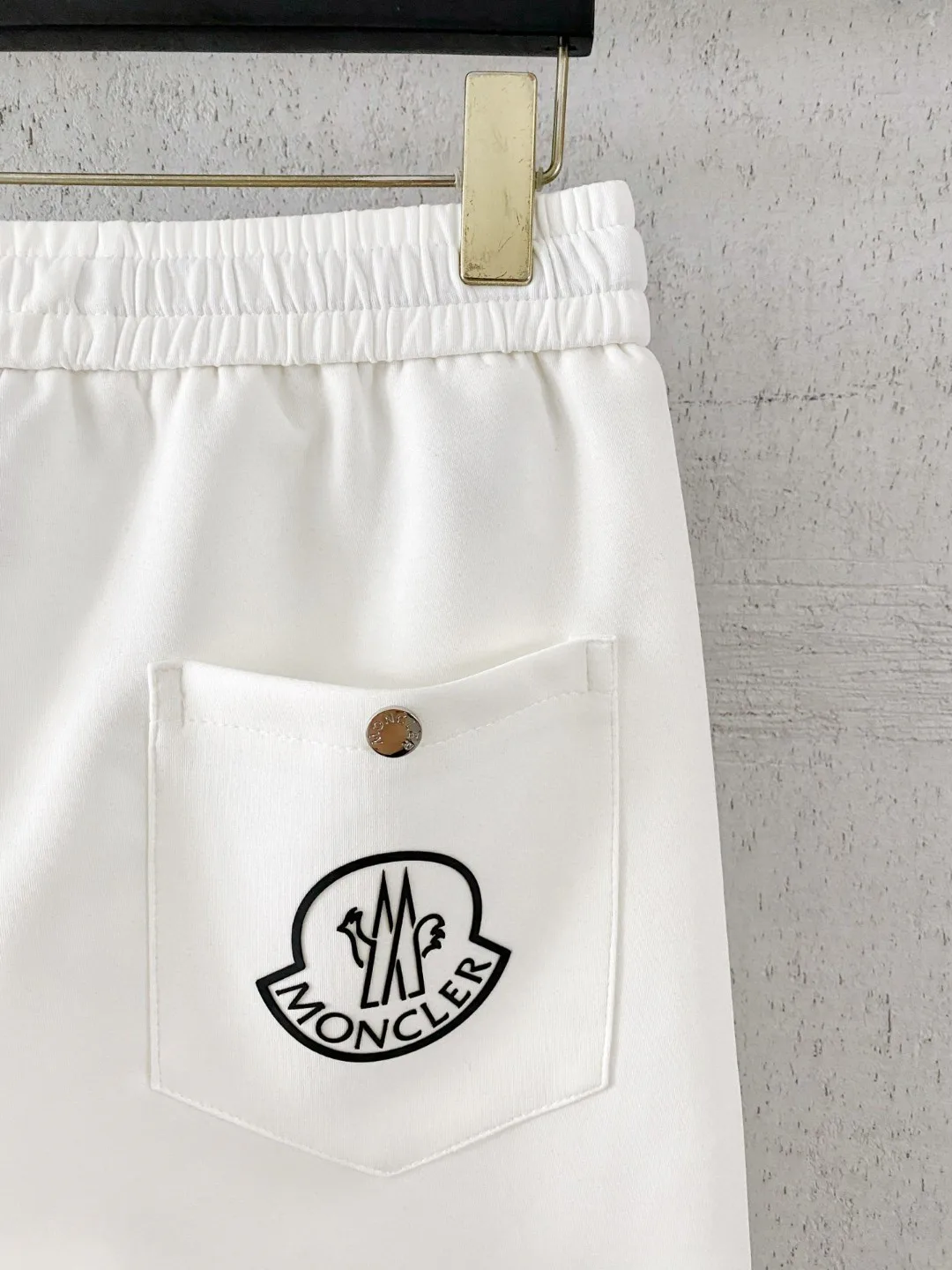 Men's Trousers MONCLER 18296228
