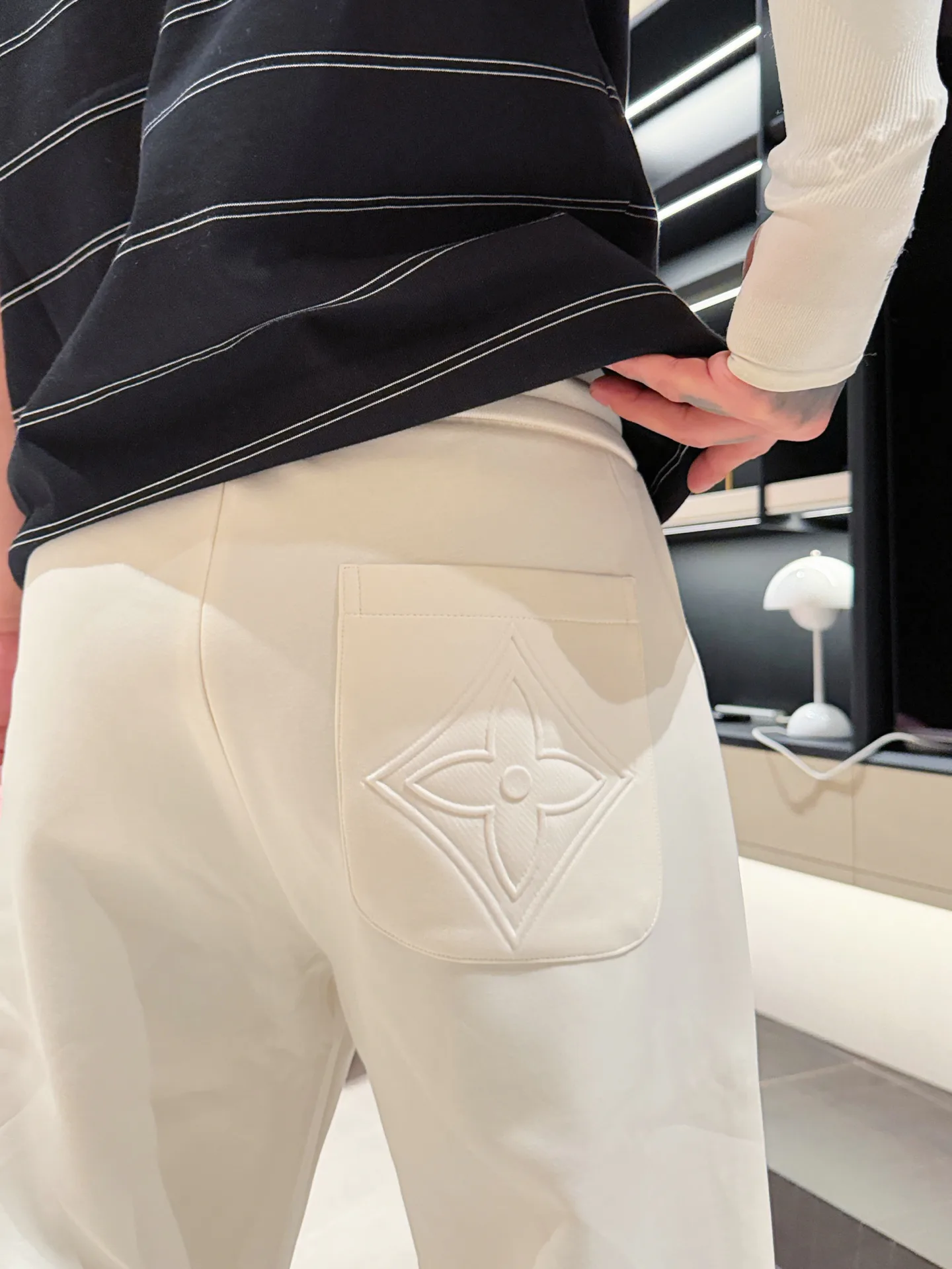 Men's Trousers LOUIS VUITTON 18499751