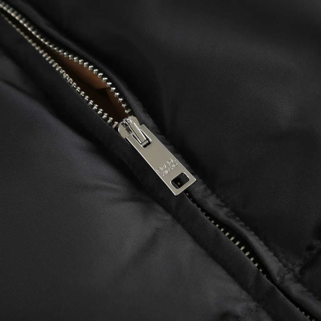 Women's Jackets And Down Jackets PRADA 18022664