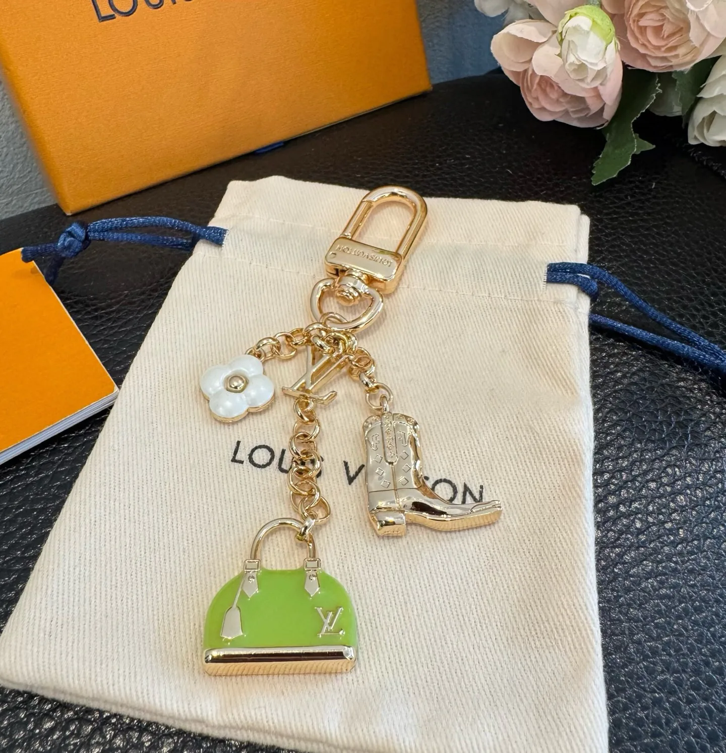 Key Cases LOUIS VUITTON 18013872