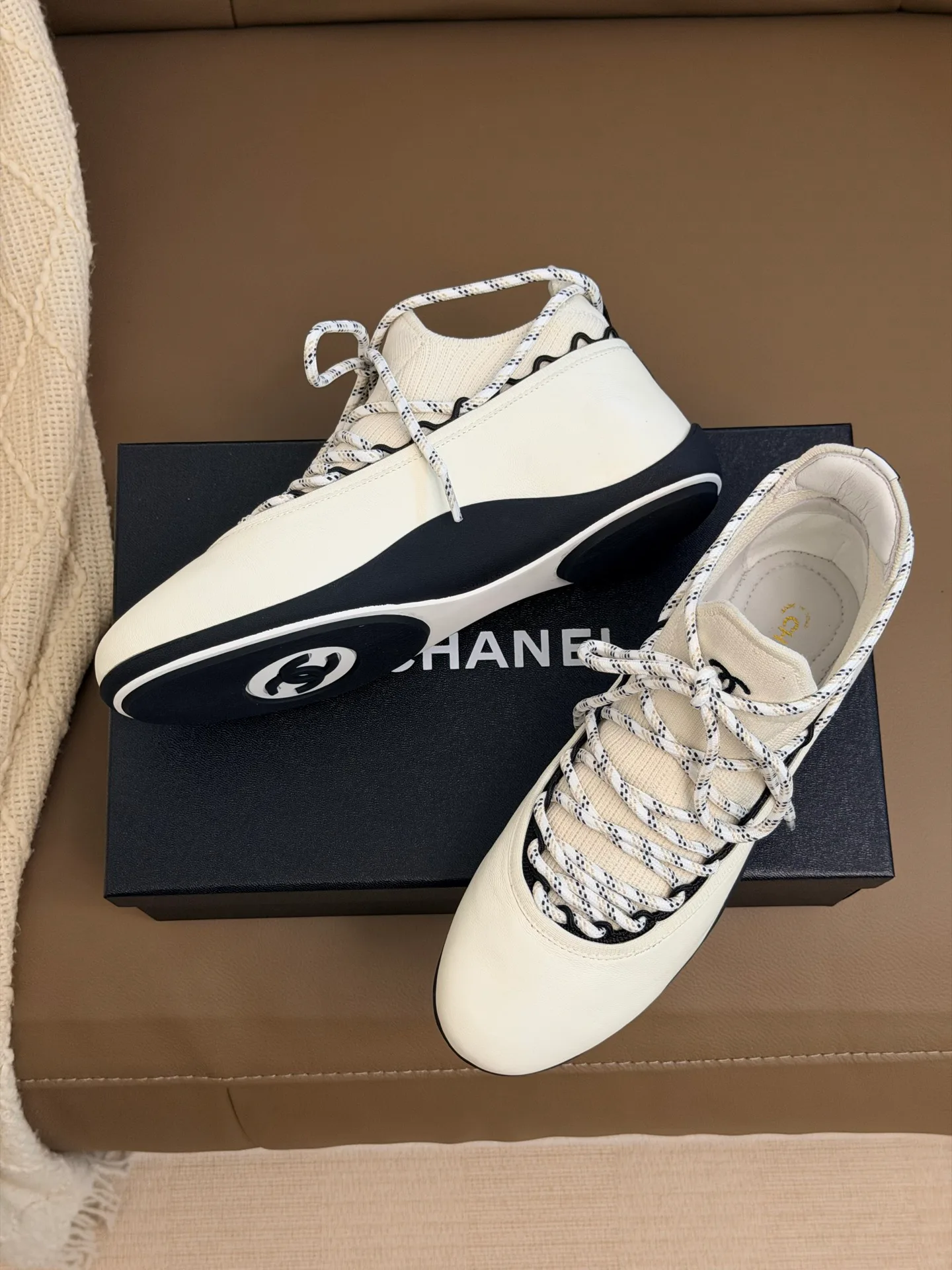 Women's Sneakers CHANEL 17510617