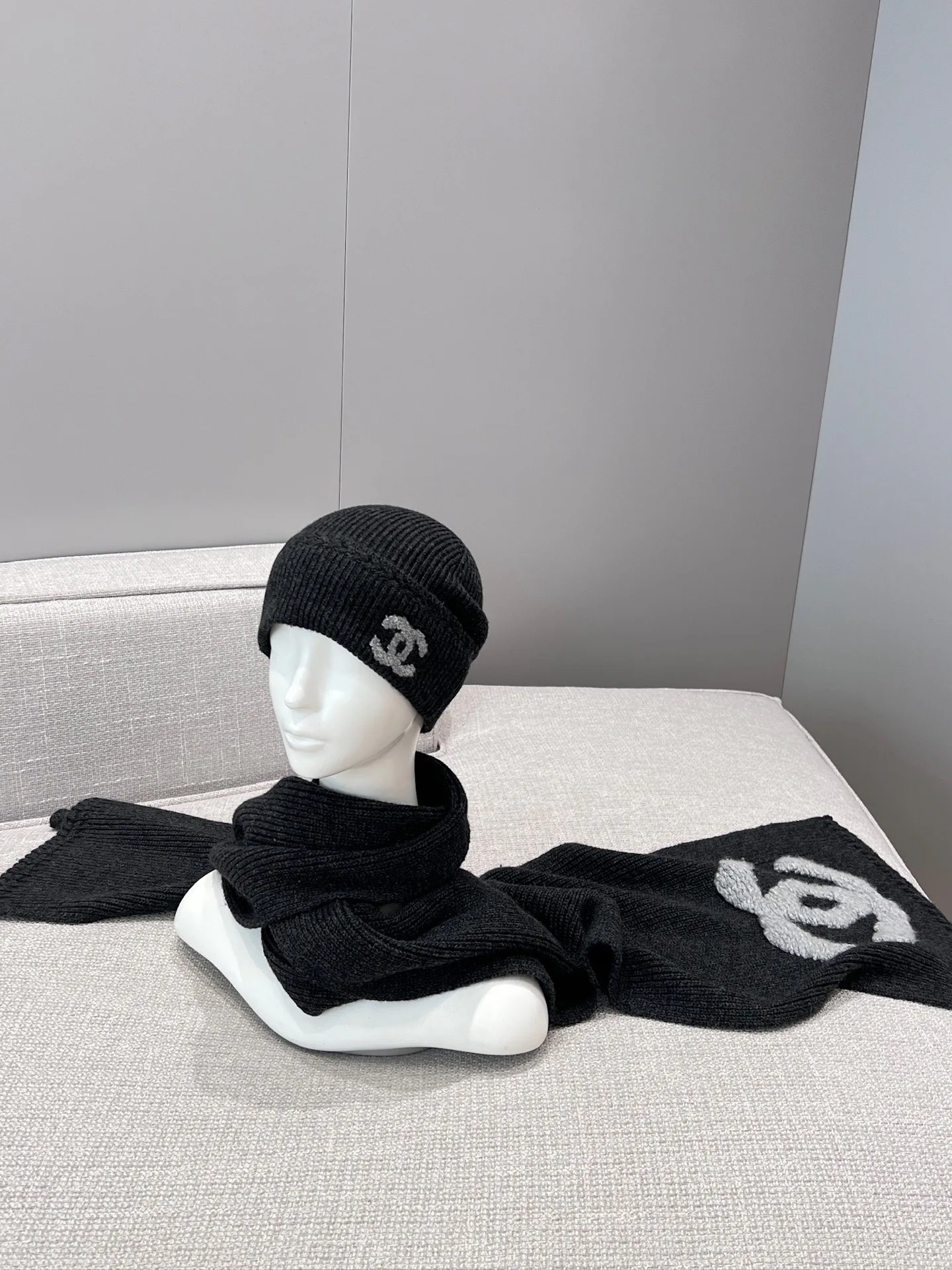 Scarves CHANEL 17913679