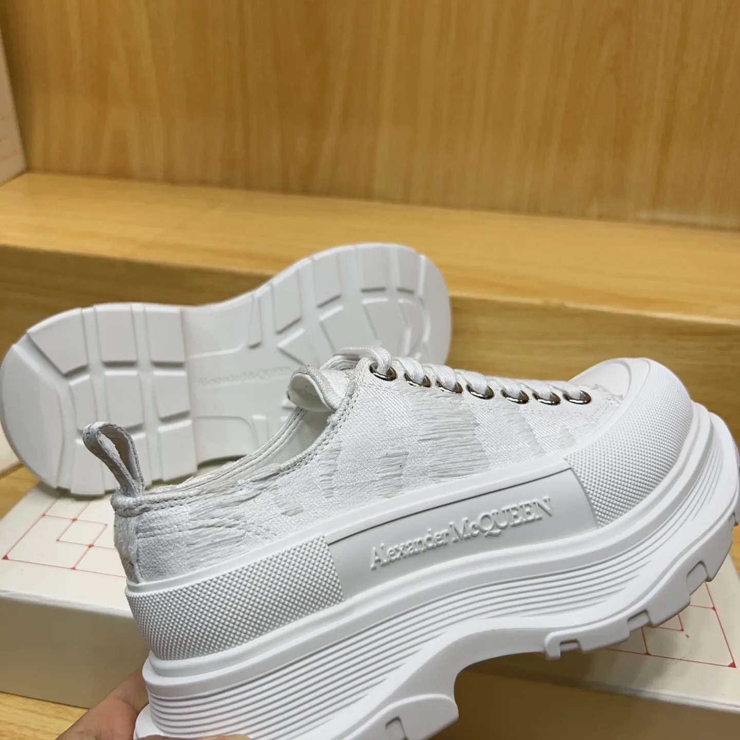 Women's Sneakers ALEXANDER MCQUEEN 17545164