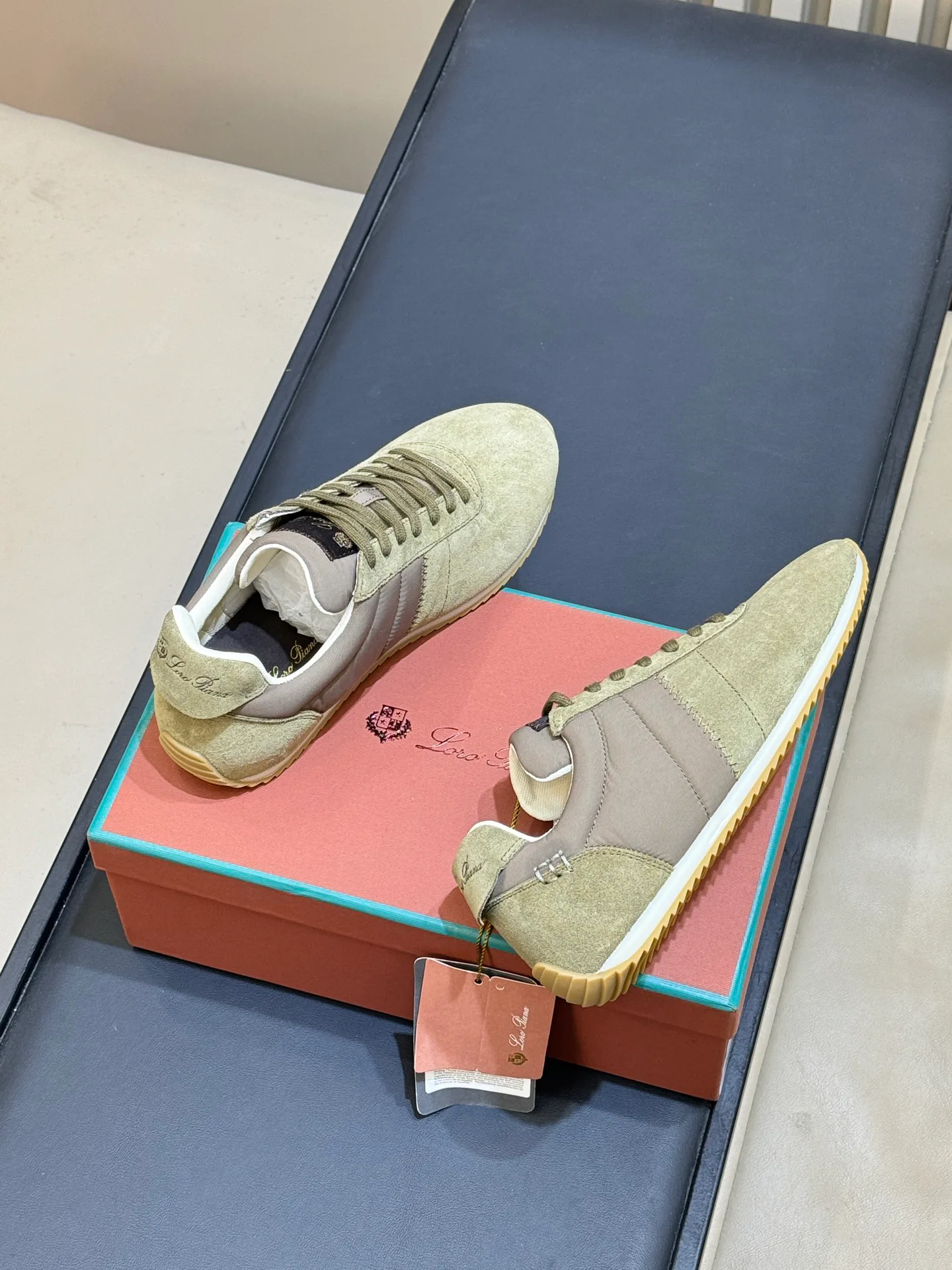 Women's Sneakers LORO PIANA 18073232