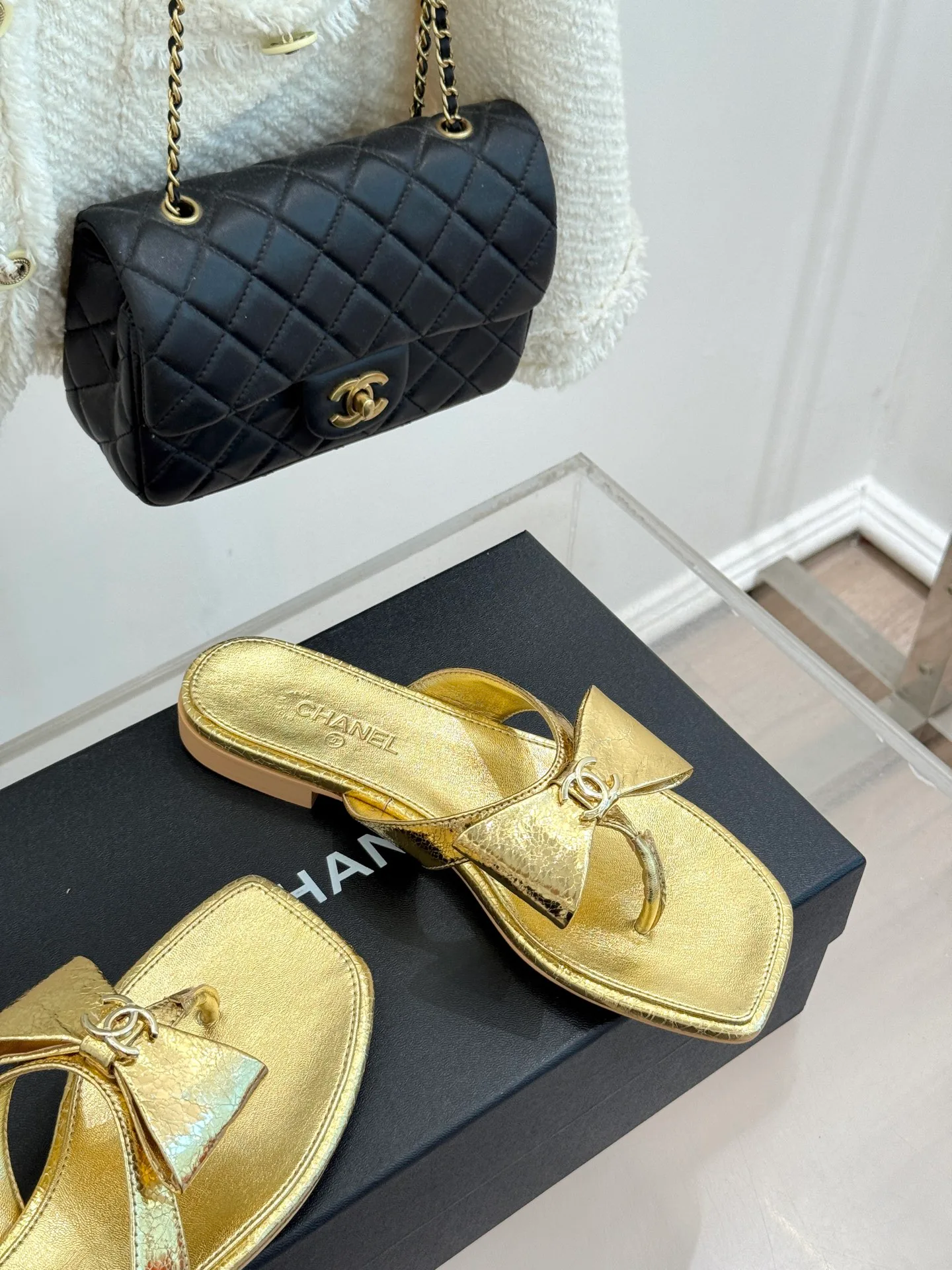Women's Flip-Flops CHANEL 16965748