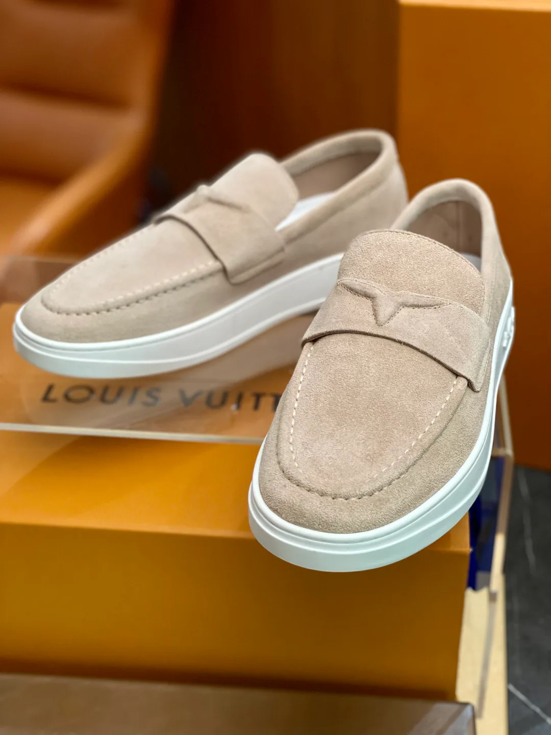 Women's Loafers And Moccasins LOUIS VUITTON 17932745