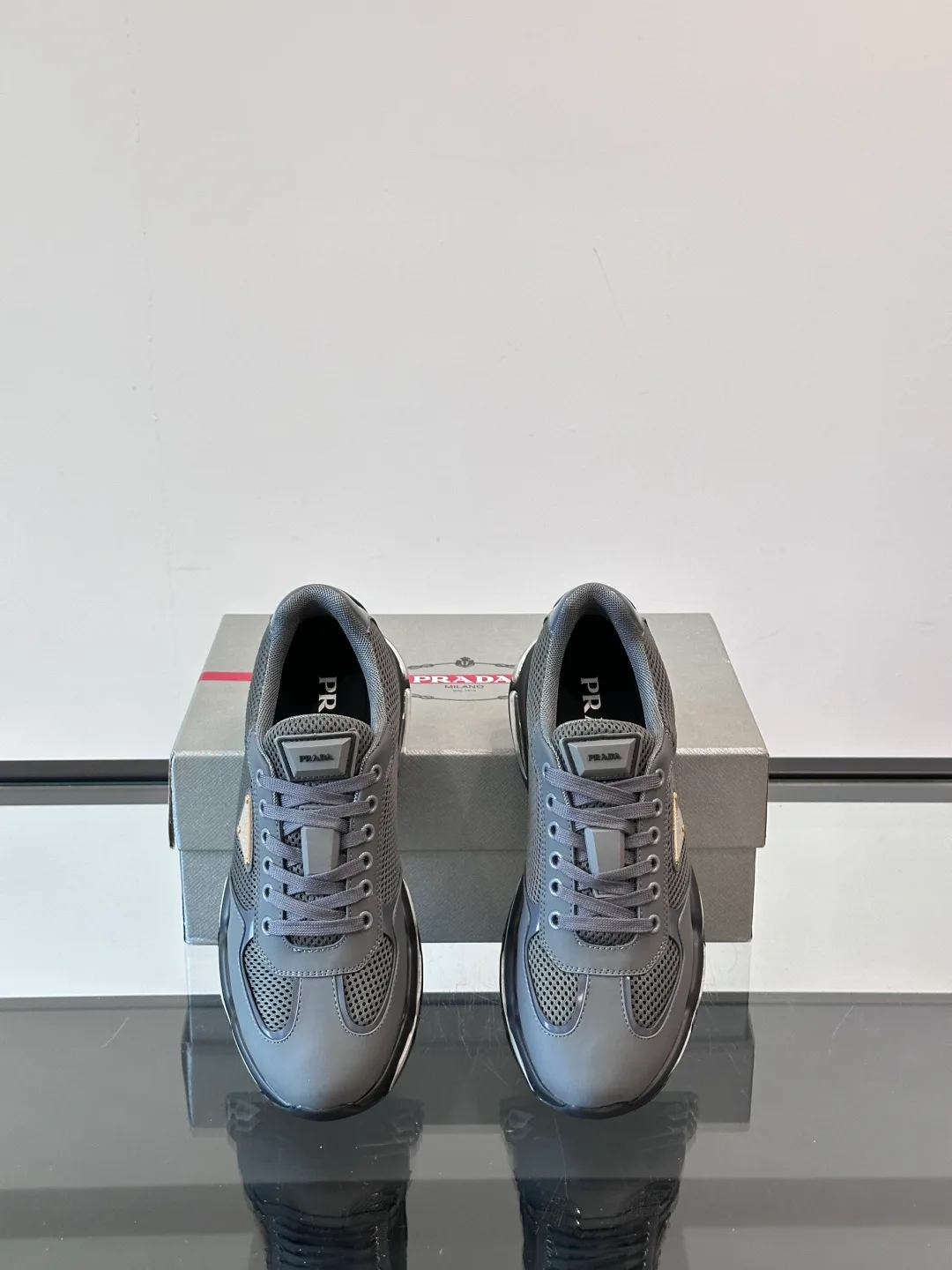 Кроссовки Женские Prada 18564276