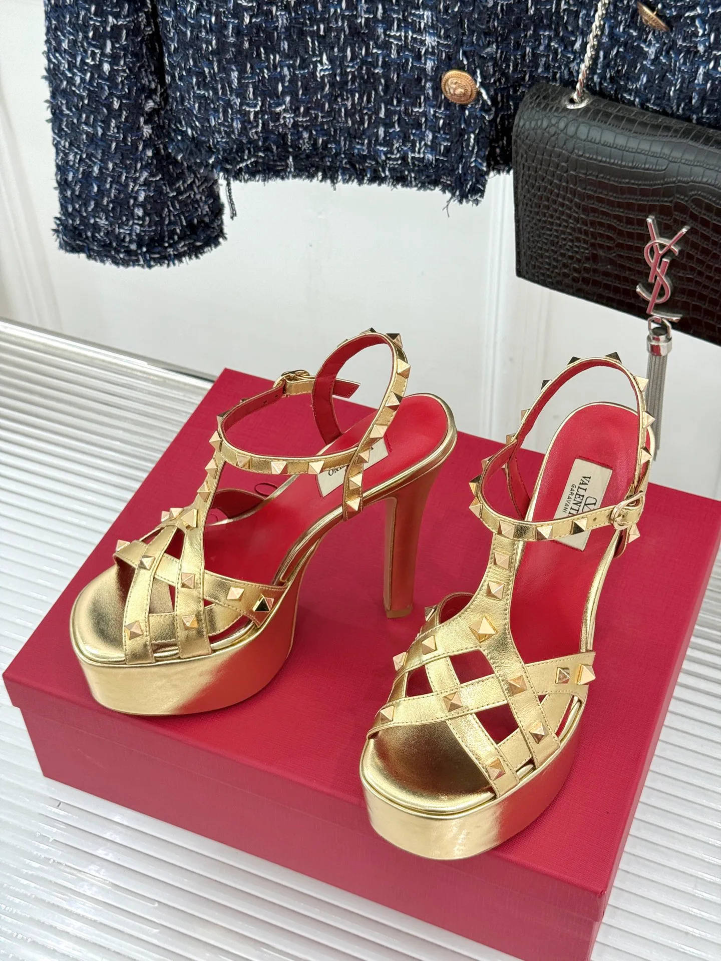 Women's Open-Toe Sandals VALENTINO 18198291