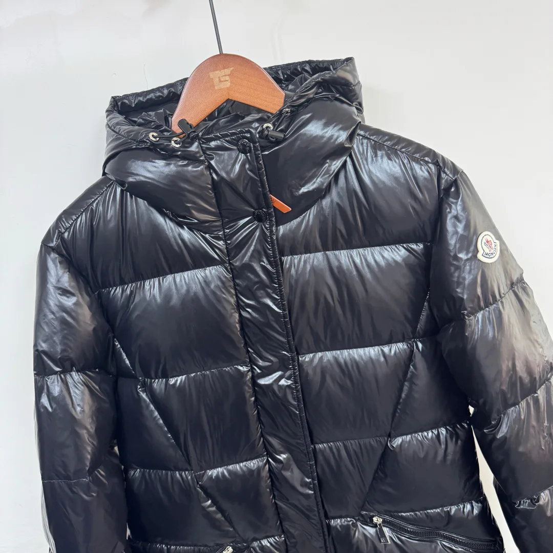 Women's Jackets And Down Jackets MONCLER 17810363