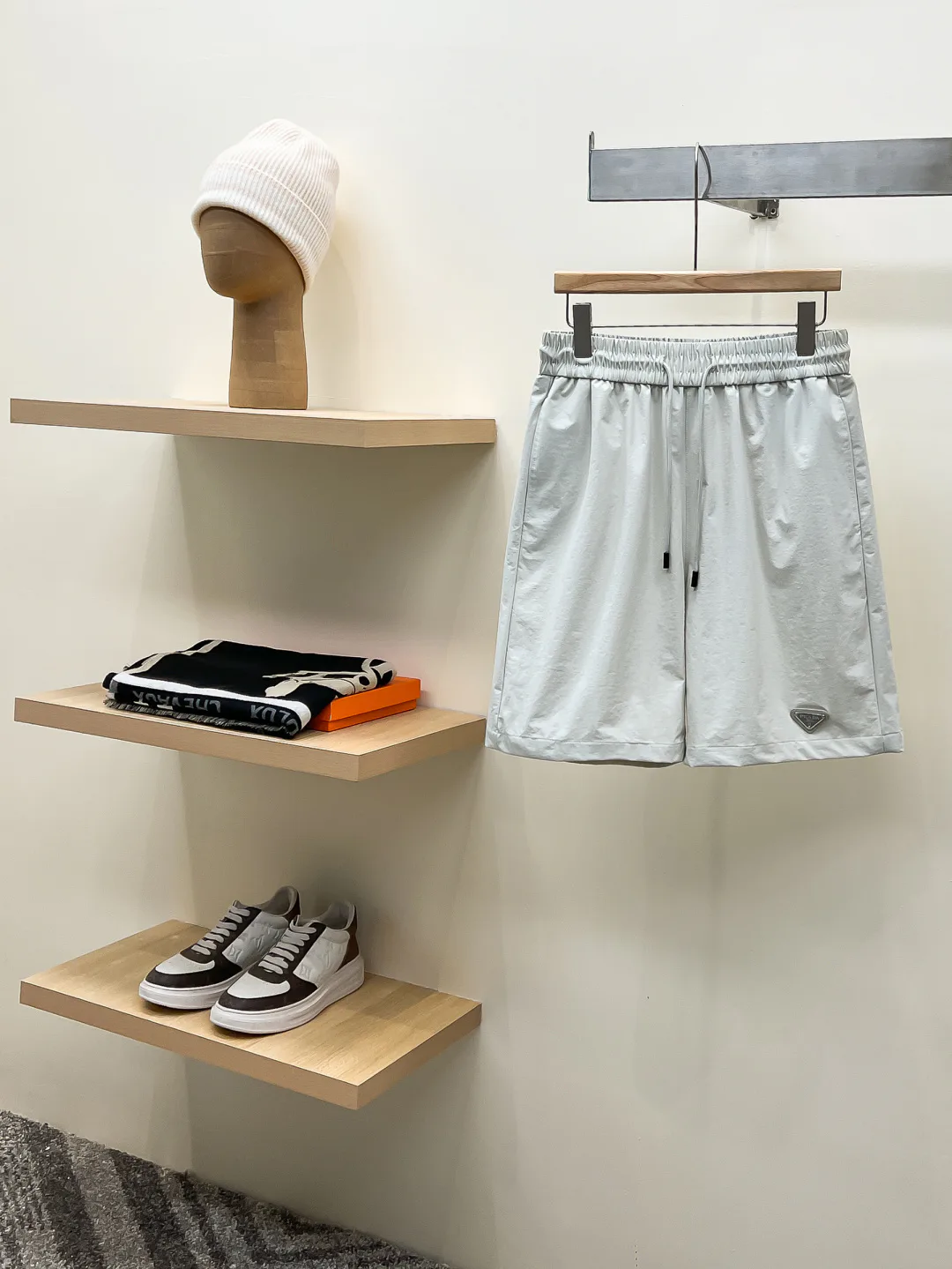 Men's Shorts PRADA 18499240