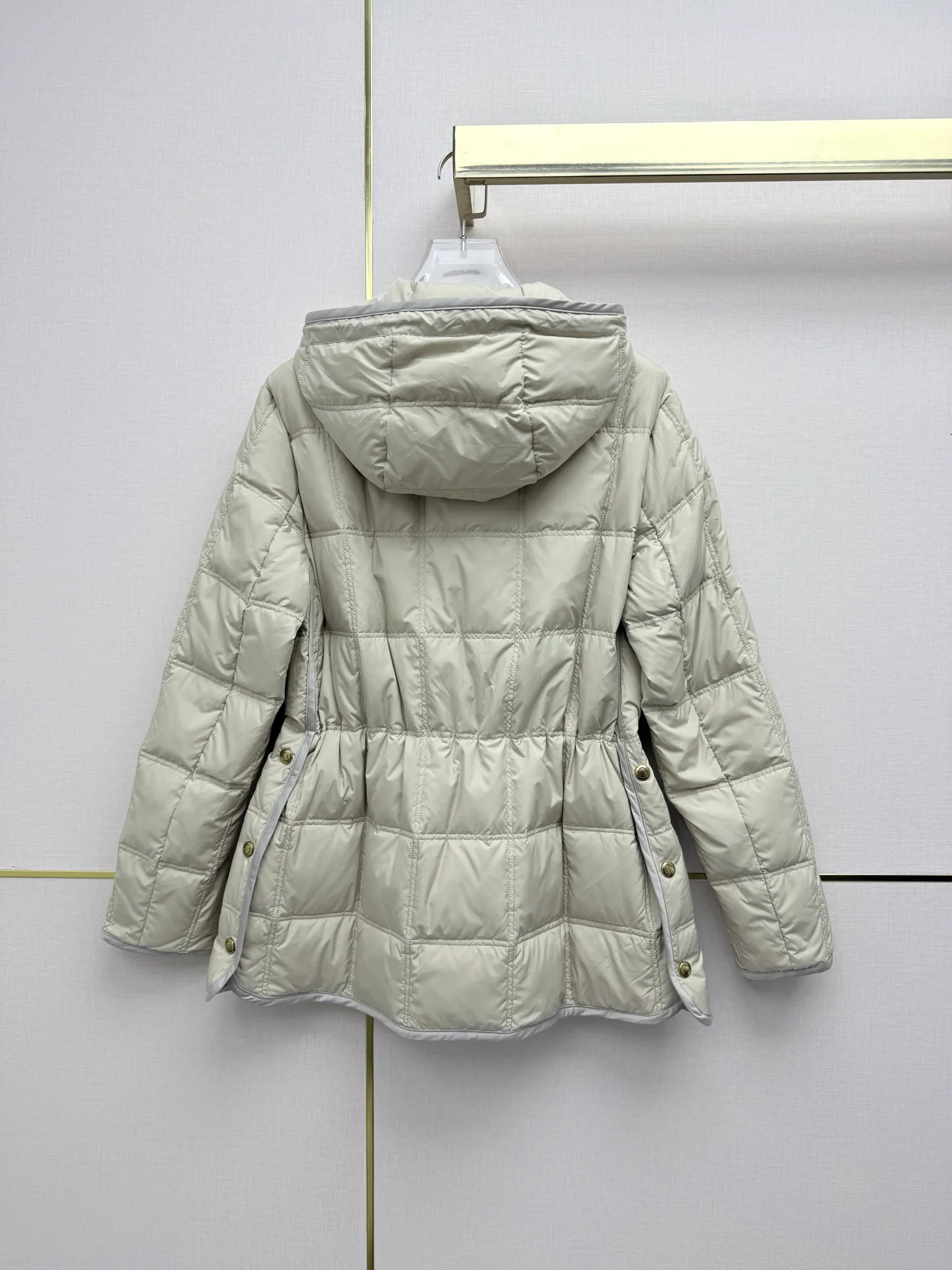 Women's Jackets And Down Jackets MONCLER 18435814