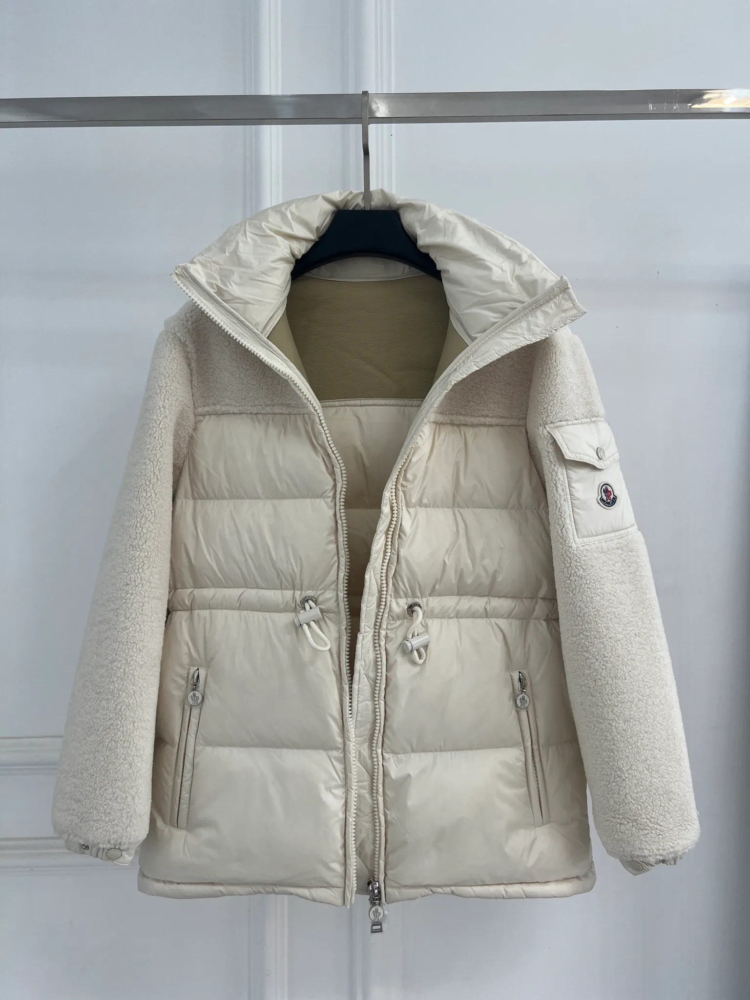 Women's Jackets And Down Jackets MONCLER 18415674