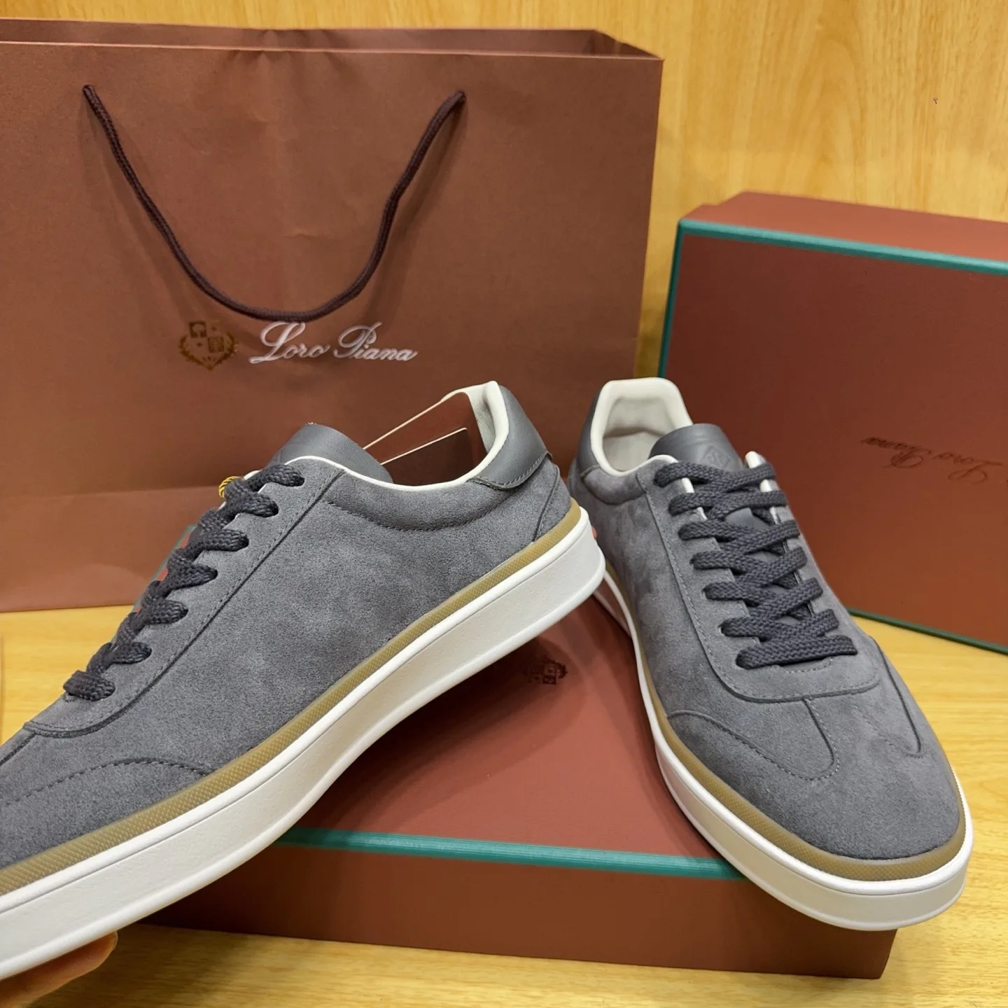 Women's Sneakers LORO PIANA 18263650