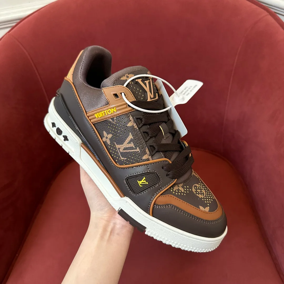 Men's Sneakers LOUIS VUITTON 18555454