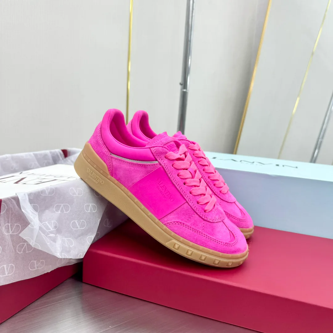 Women's Sneakers VALENTINO 17955029