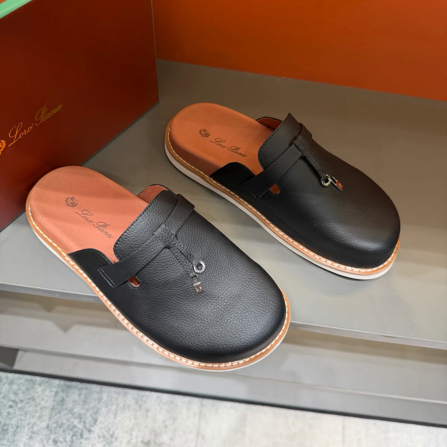 Women's Mules And Clogs LORO PIANA 18400777
