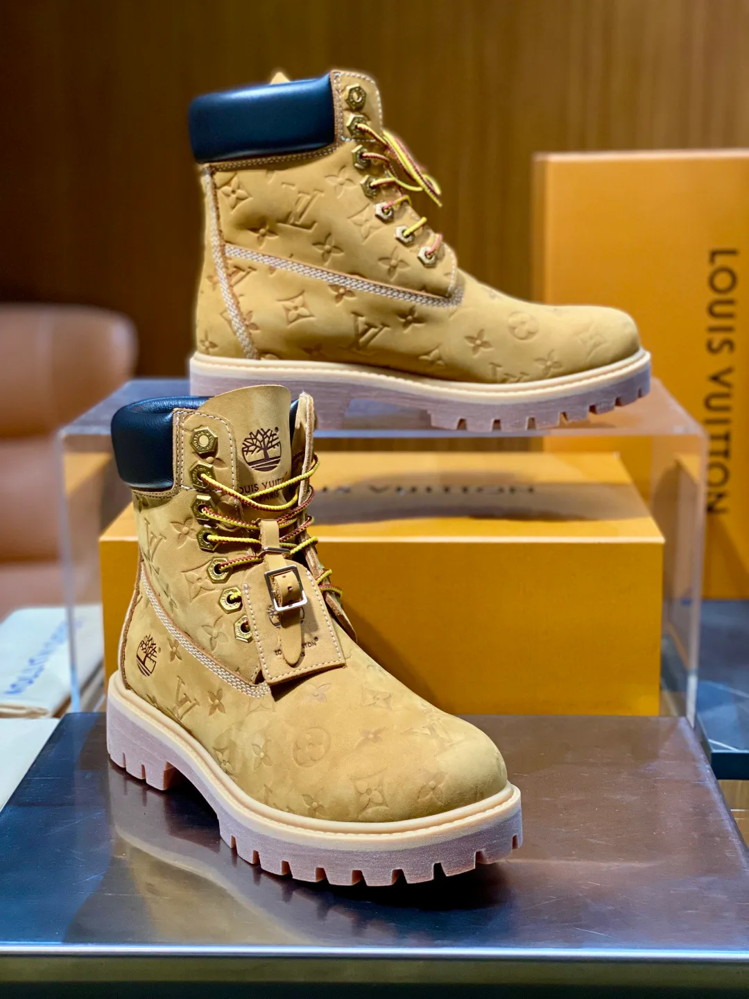 Ботинки Женские Louis Vuitton 18562061