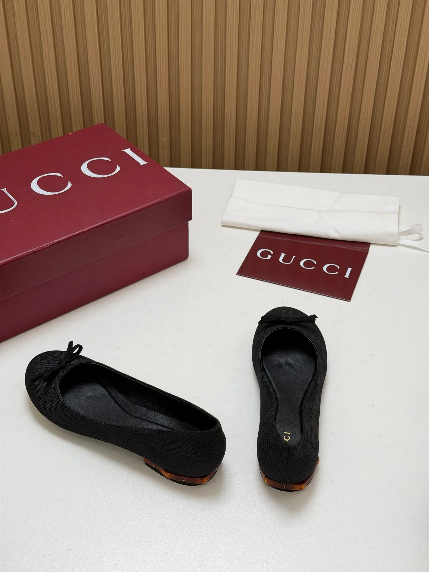 Women's Ballet Flats GUCCI 18396253