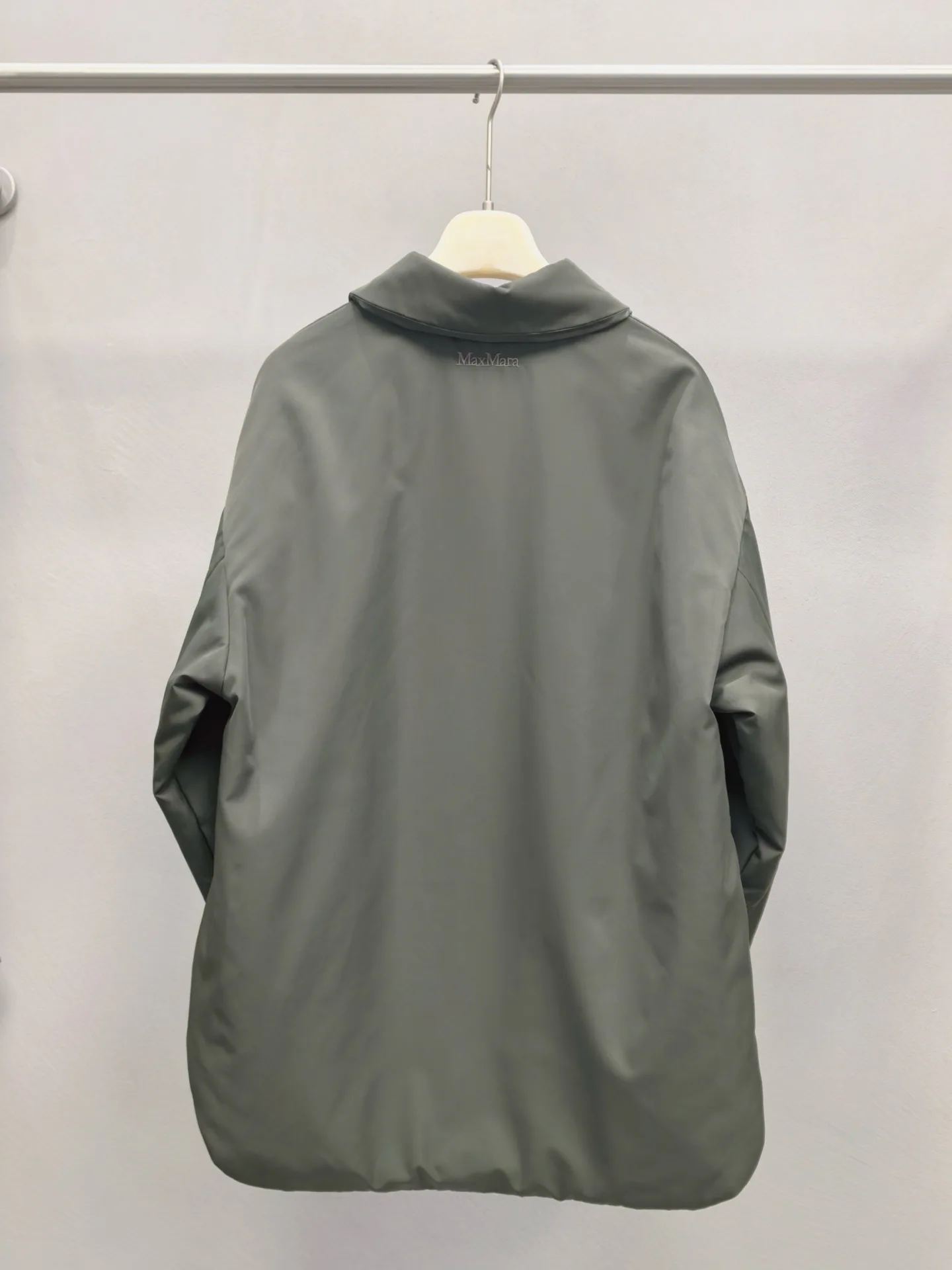 Куртки И Пуховики Женские Max Mara 18643866
