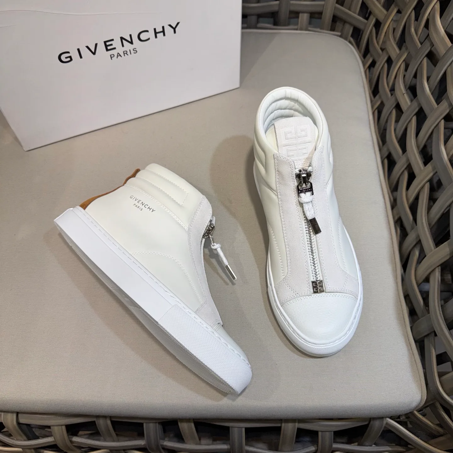 Men's Sneakers GIVENCHY 18267088