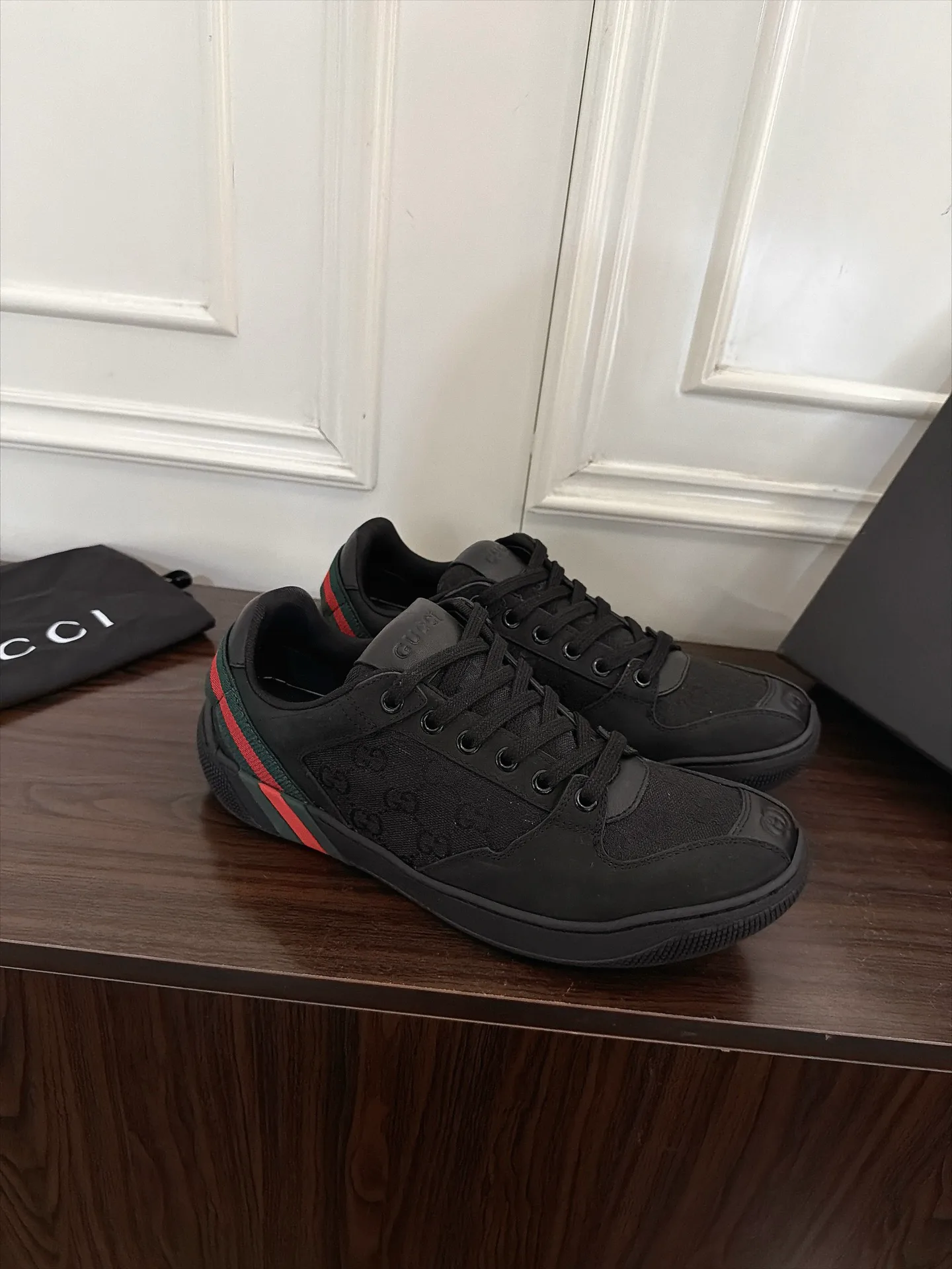 Кроссовки Женские Gucci 18586674