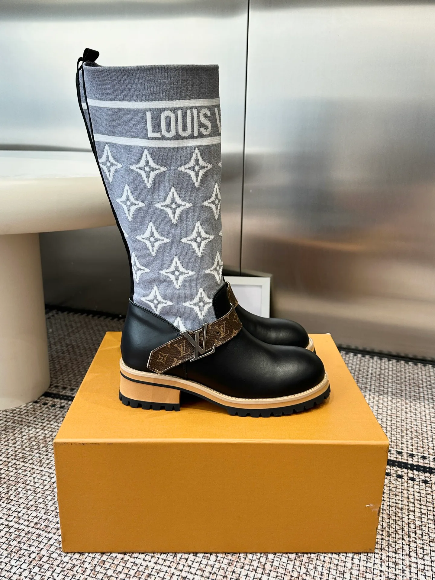 Сапоги Женские Louis Vuitton 18619008