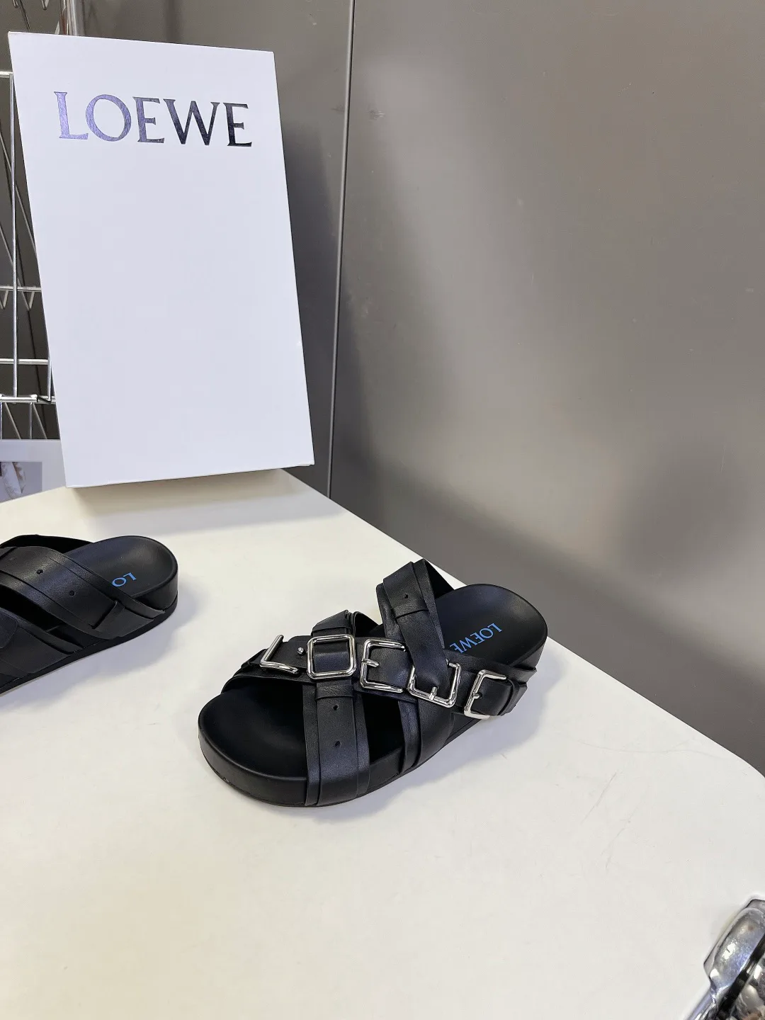 Women's Sandals LOEWE 17077130