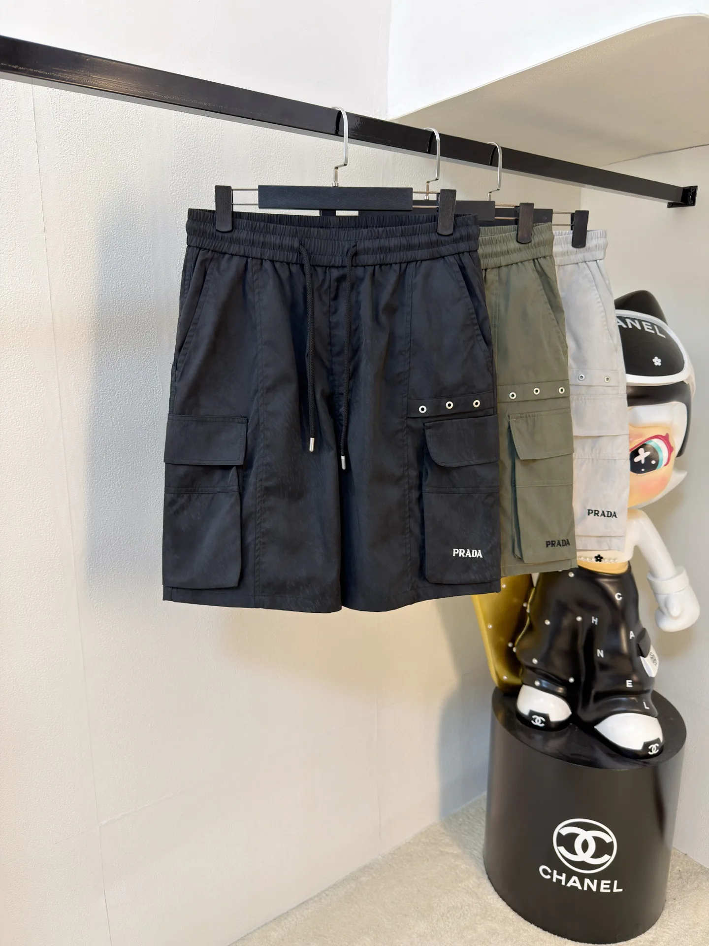 Men's Shorts PRADA 18296364