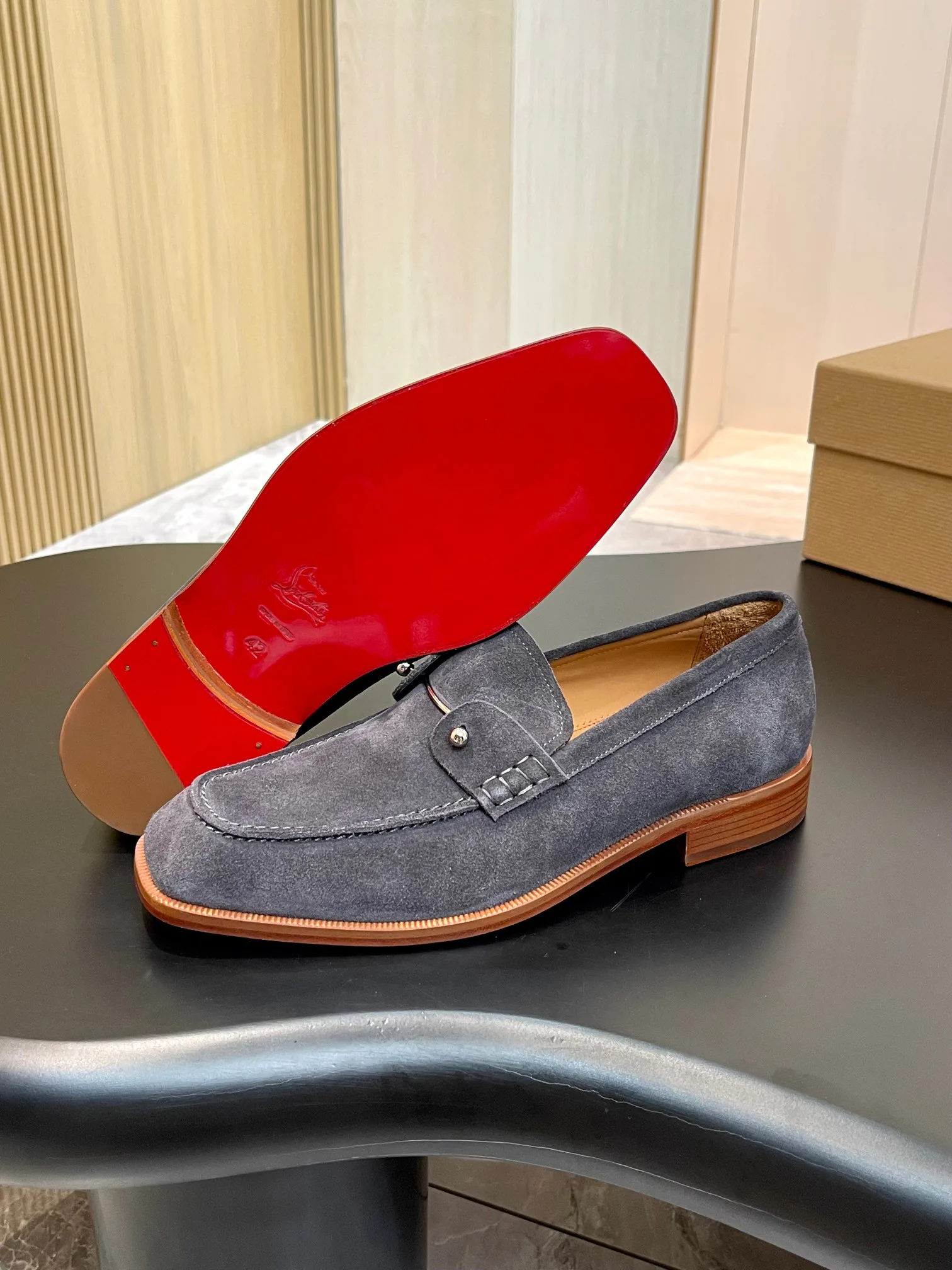 Men's Loafers And Dress Shoes CHRISTIAN LOUBOUTIN 18119146