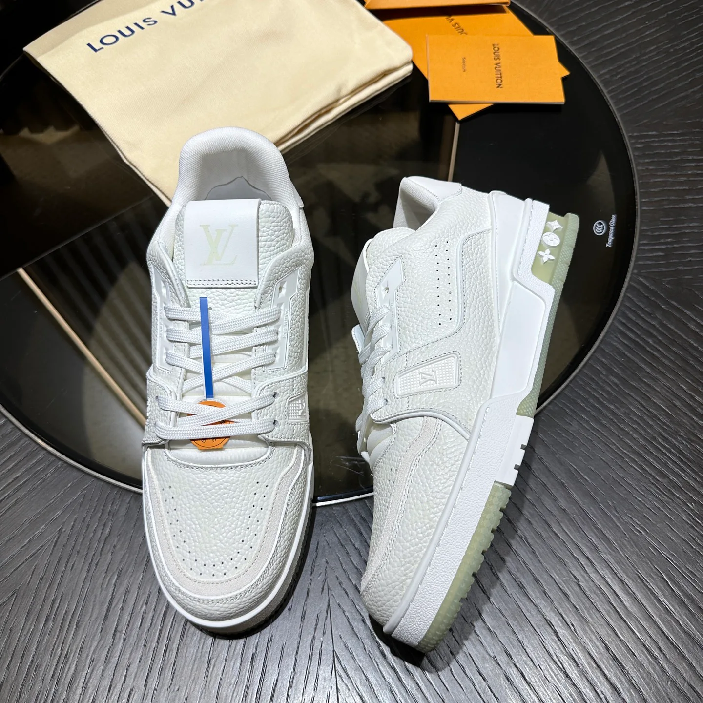 Men's Sneakers LOUIS VUITTON 18192412