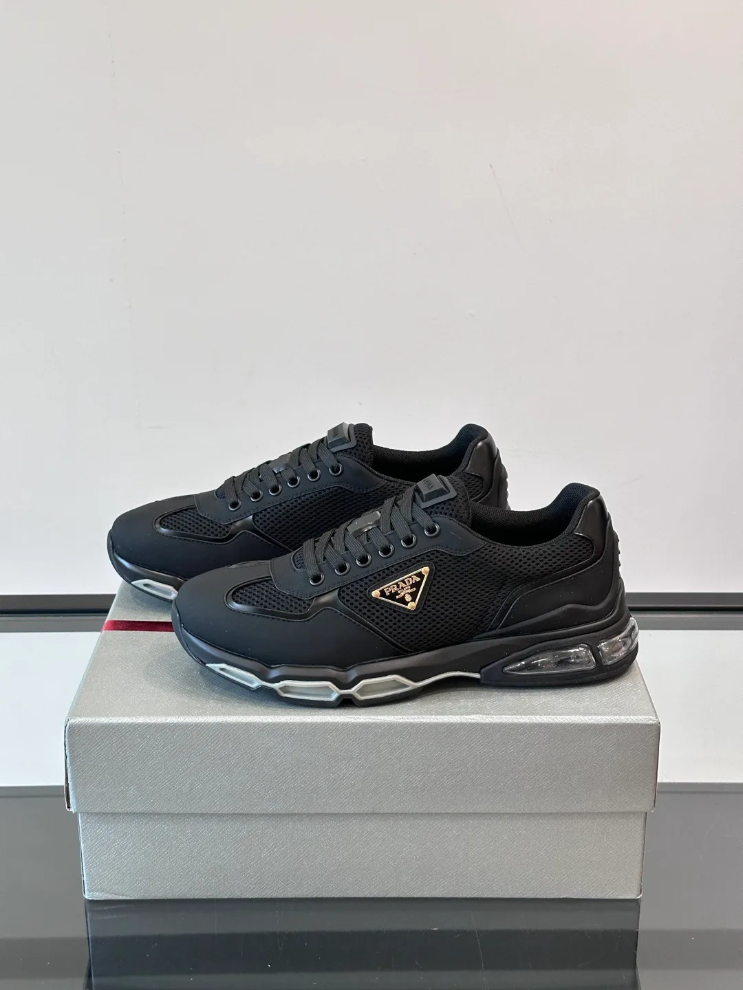 Кроссовки Мужские Prada 18564277