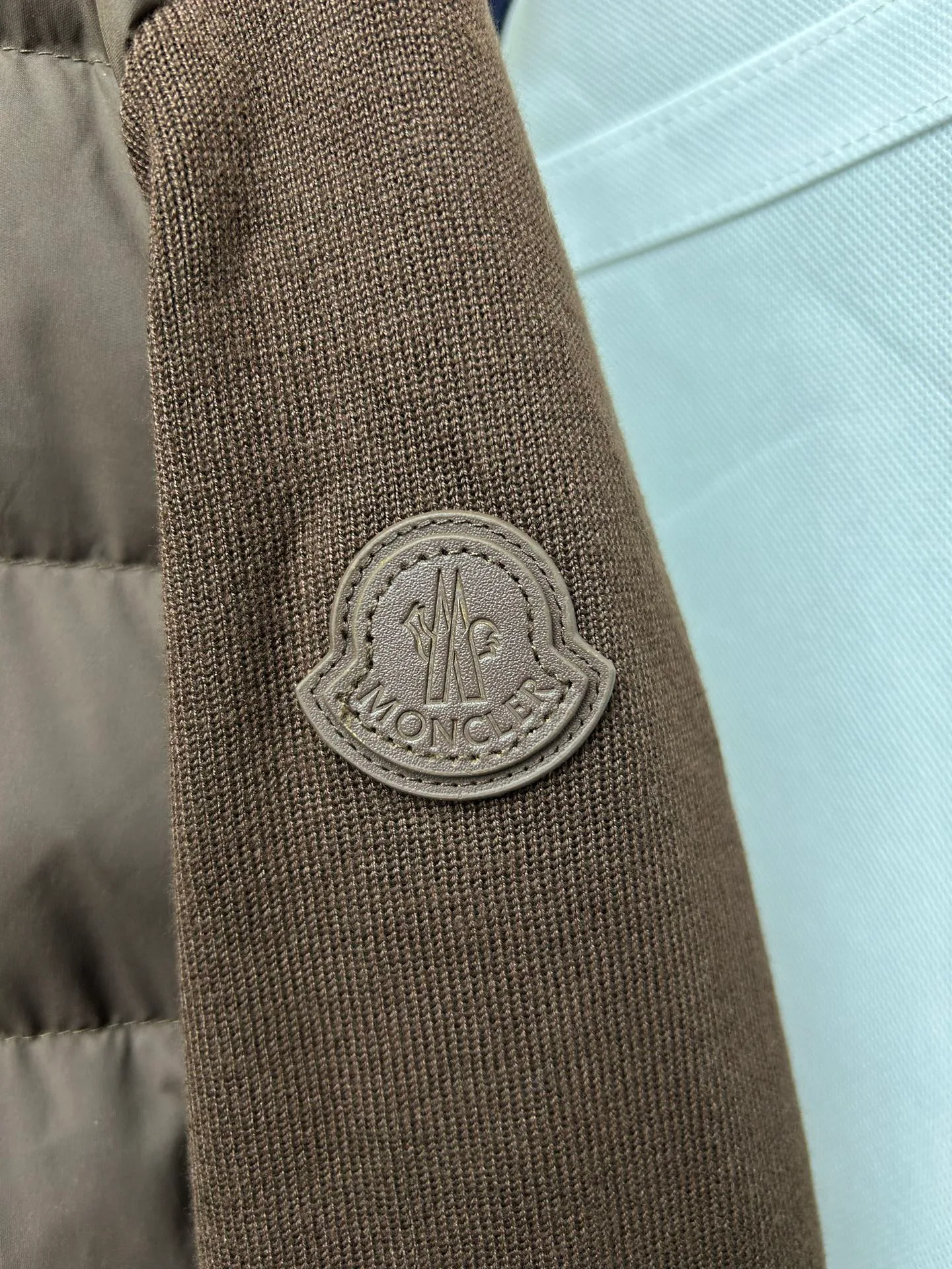Women's Jackets And Down Jackets MONCLER 17323194