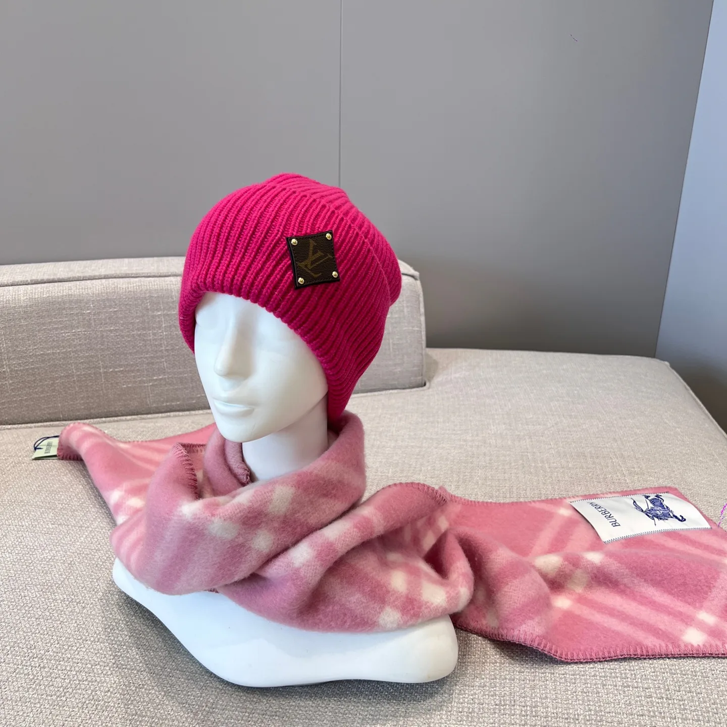 Scarves BURBERRY 17945208