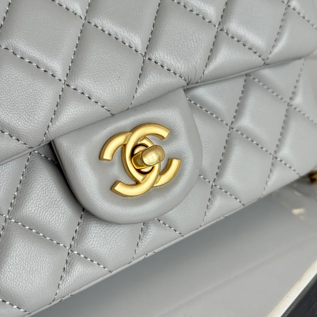 Women's Classic Handbags CHANEL 17827591