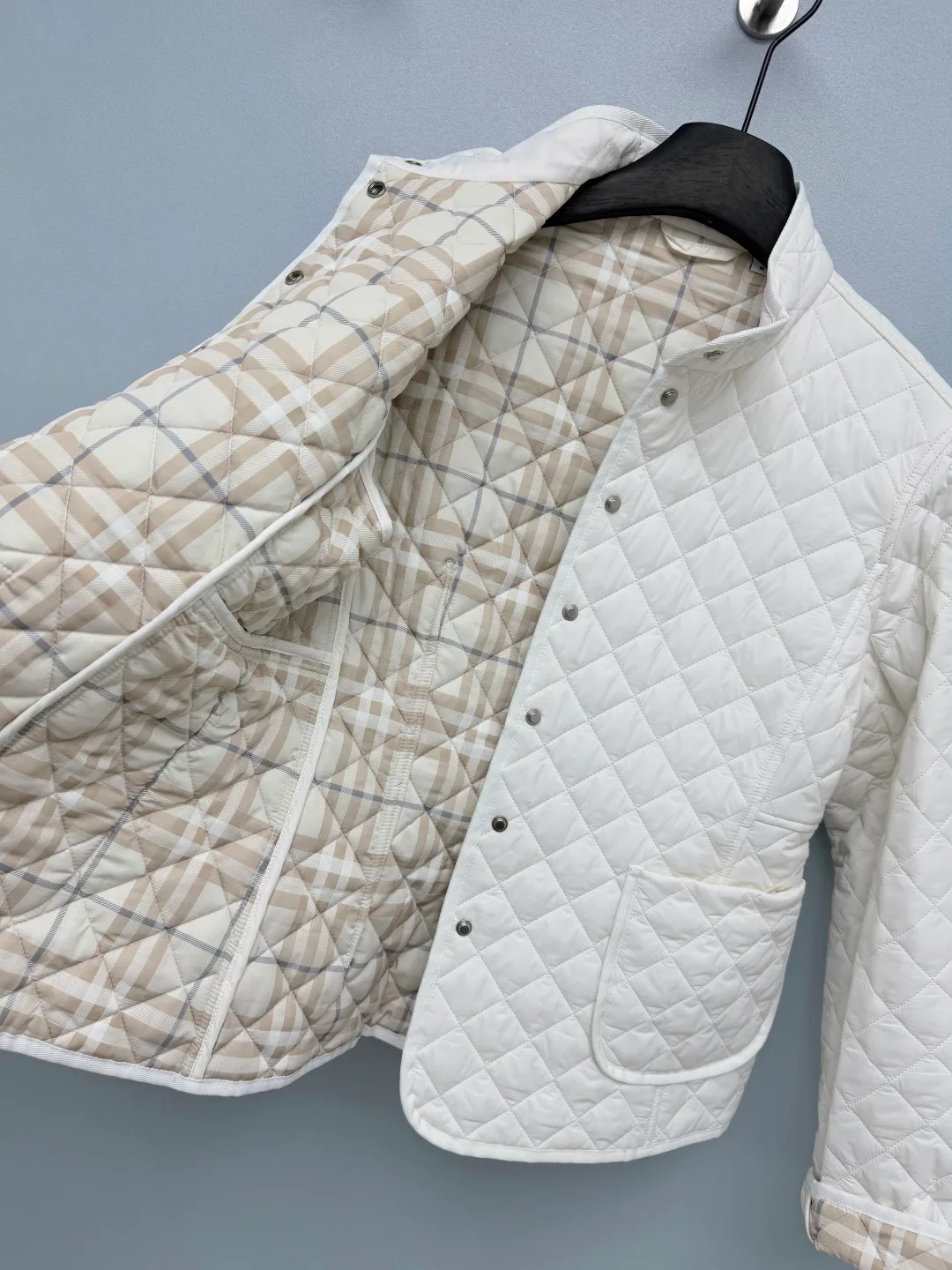 Women's Jackets And Down Jackets BURBERRY 18512940