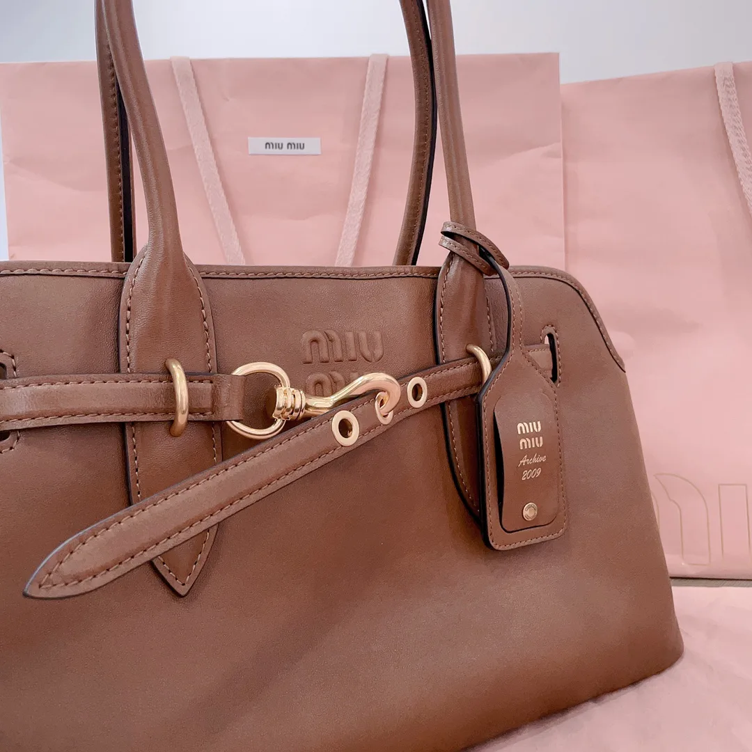 Women's Classic Handbags MIU MIU 18004737