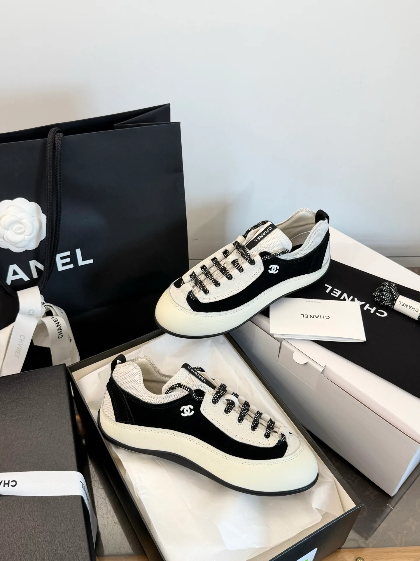 Women's Sneakers CHANEL 18304138