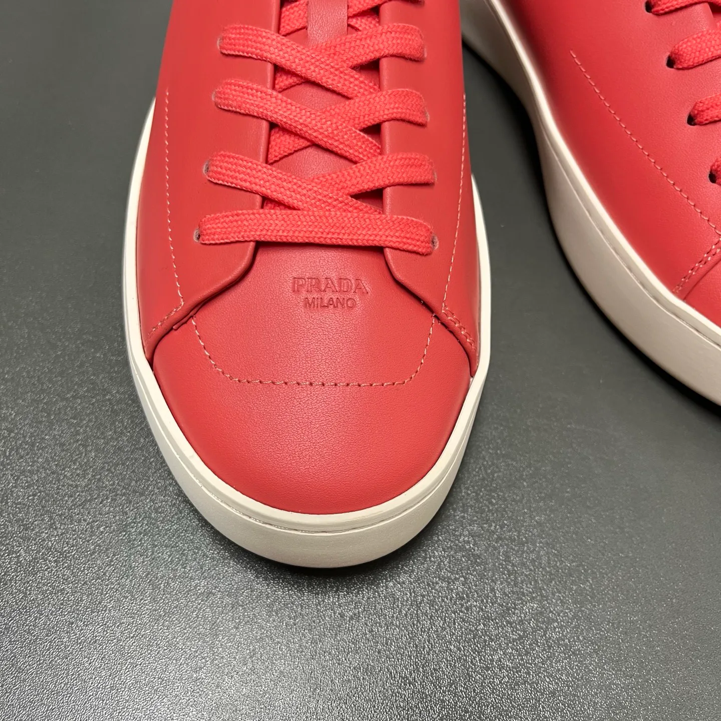 Men's Sneakers PRADA 16940085