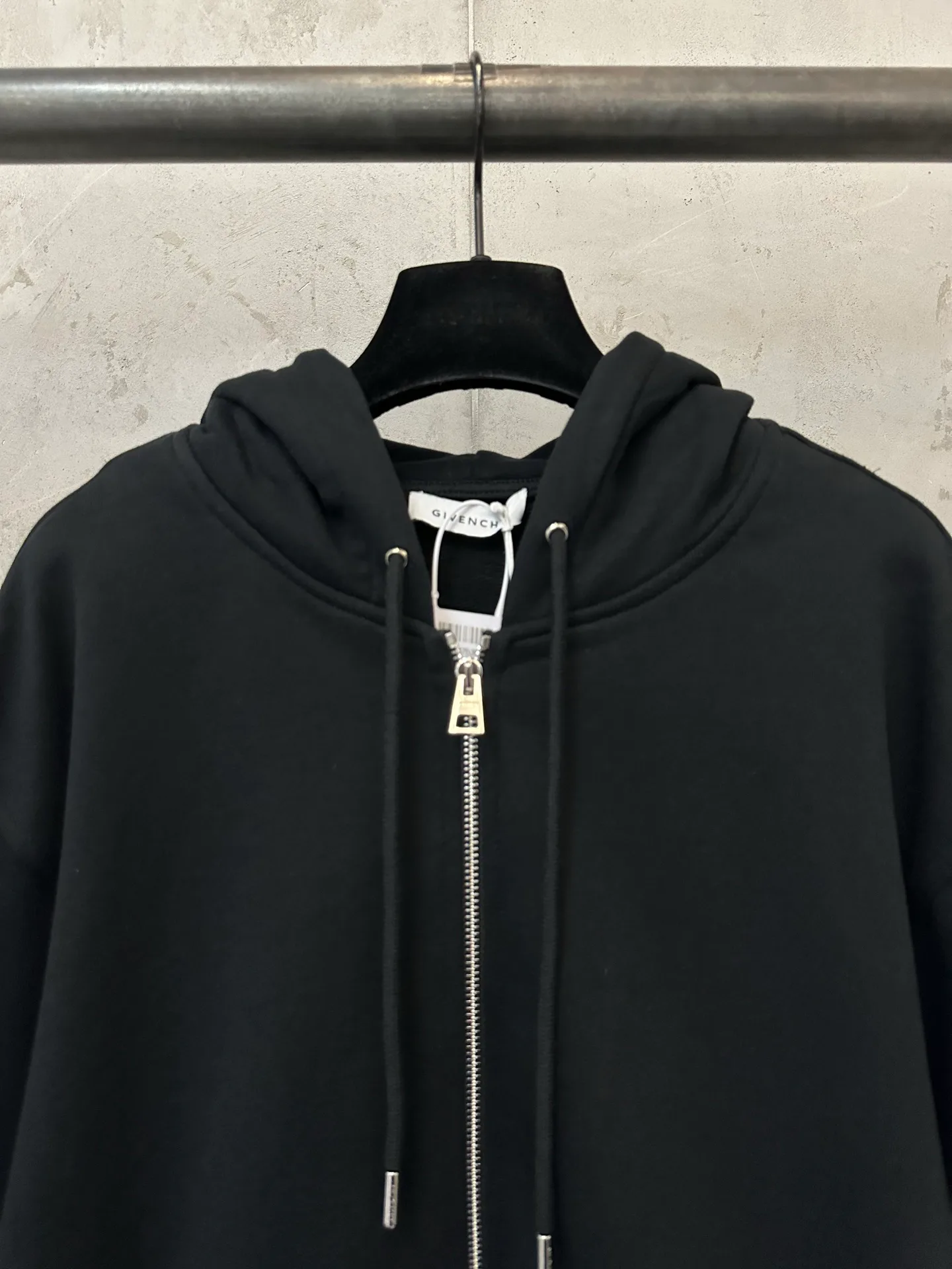 Men's Sweatshirts And Hoodies GIVENCHY 18179307