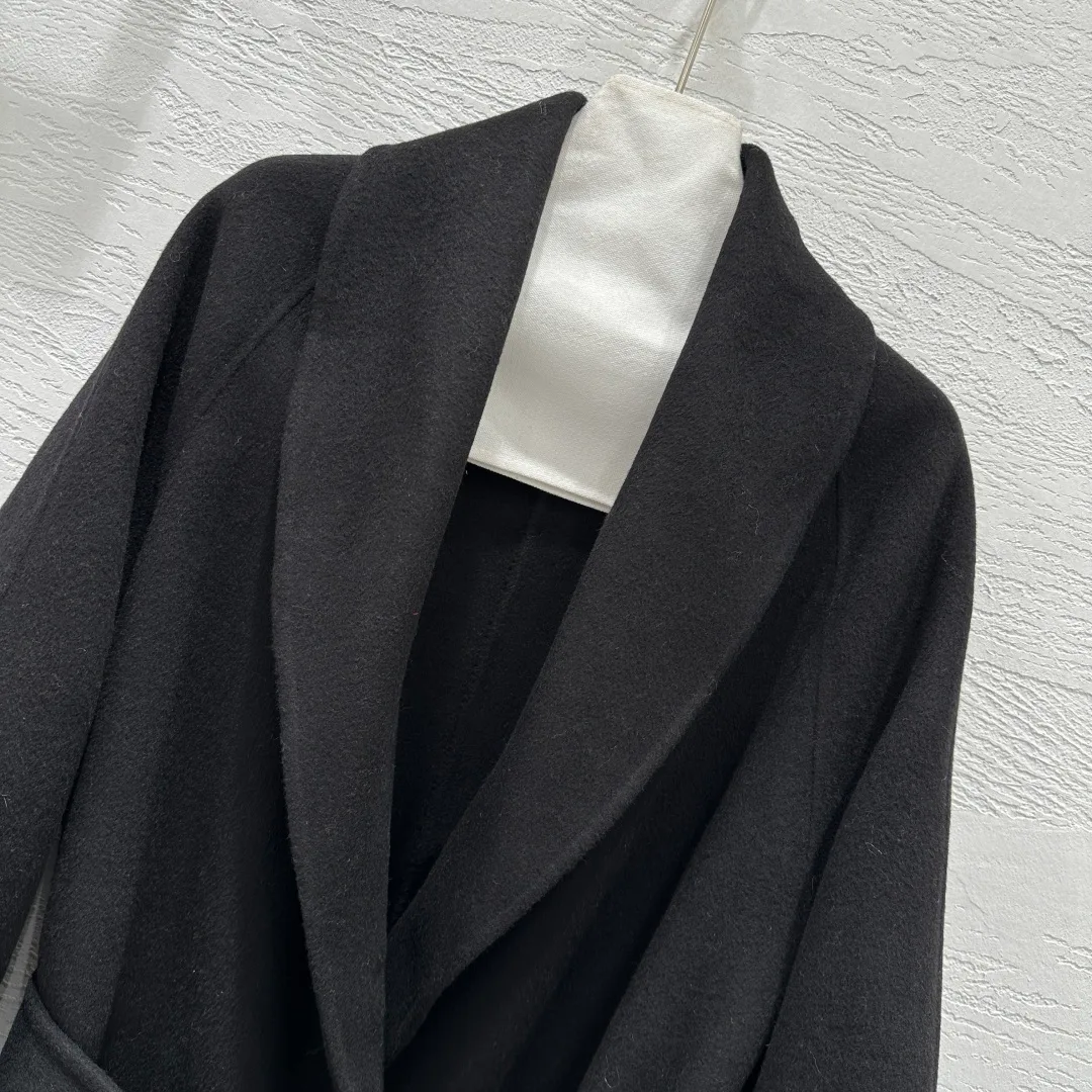 Women's Coats FENDI 18064291