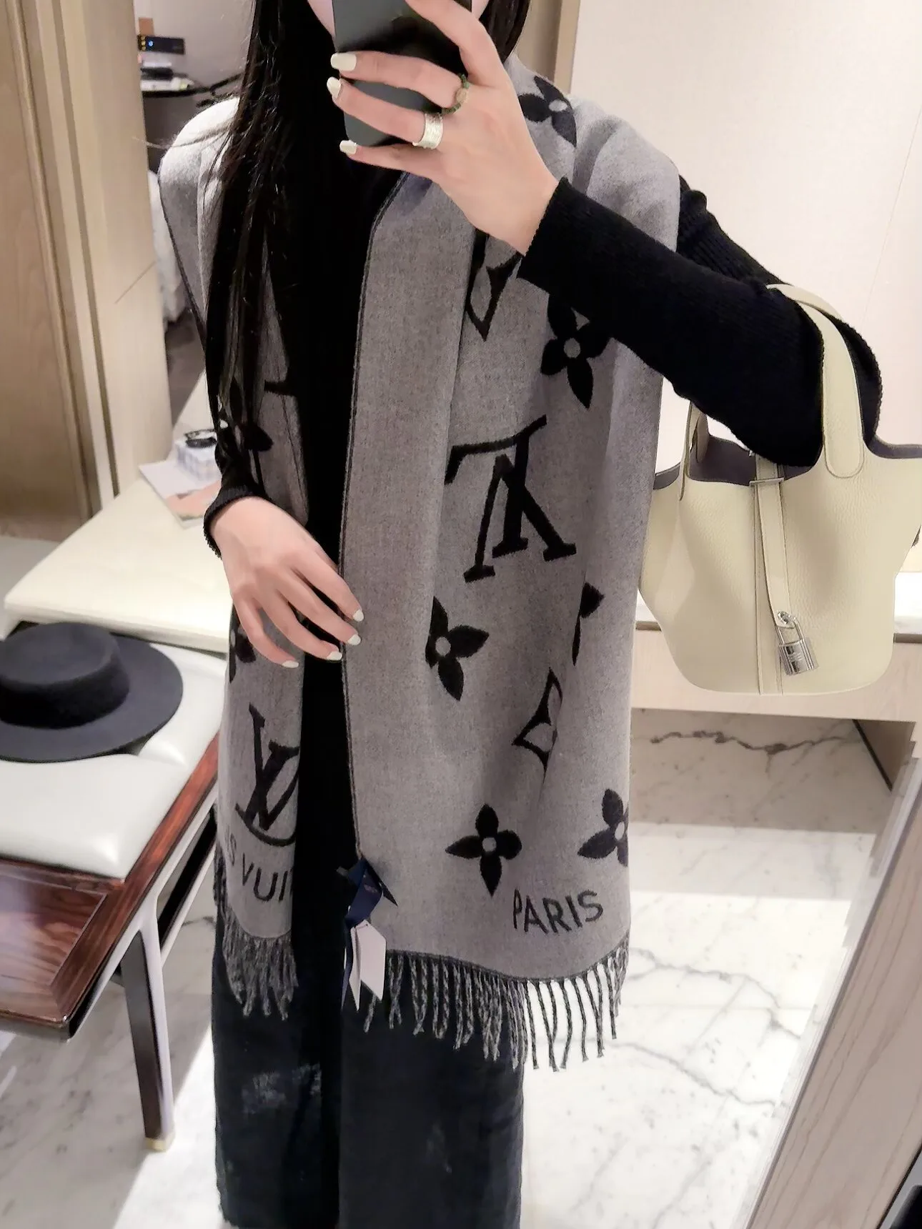 Scarves LOUIS VUITTON 18450156