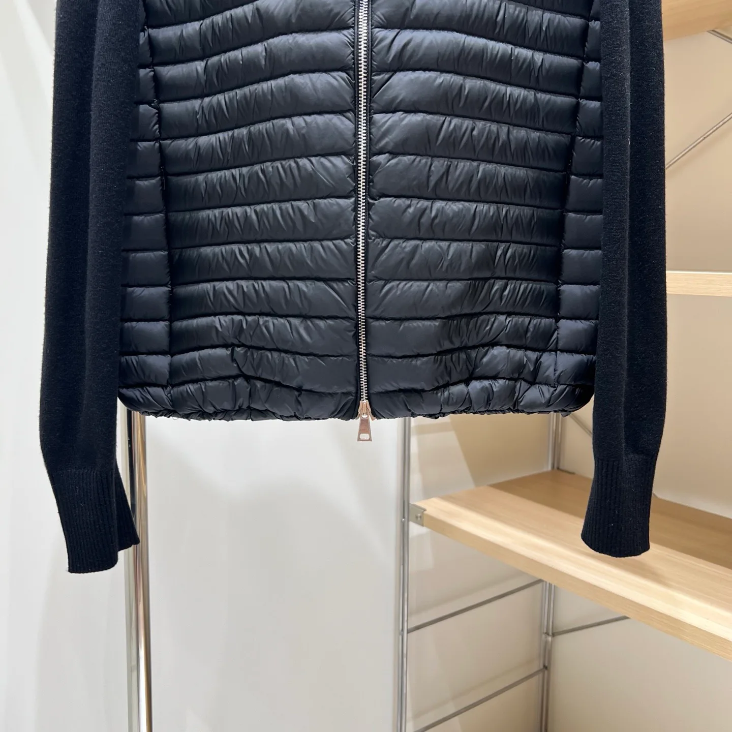 Women's Jackets And Down Jackets MONCLER 18043620