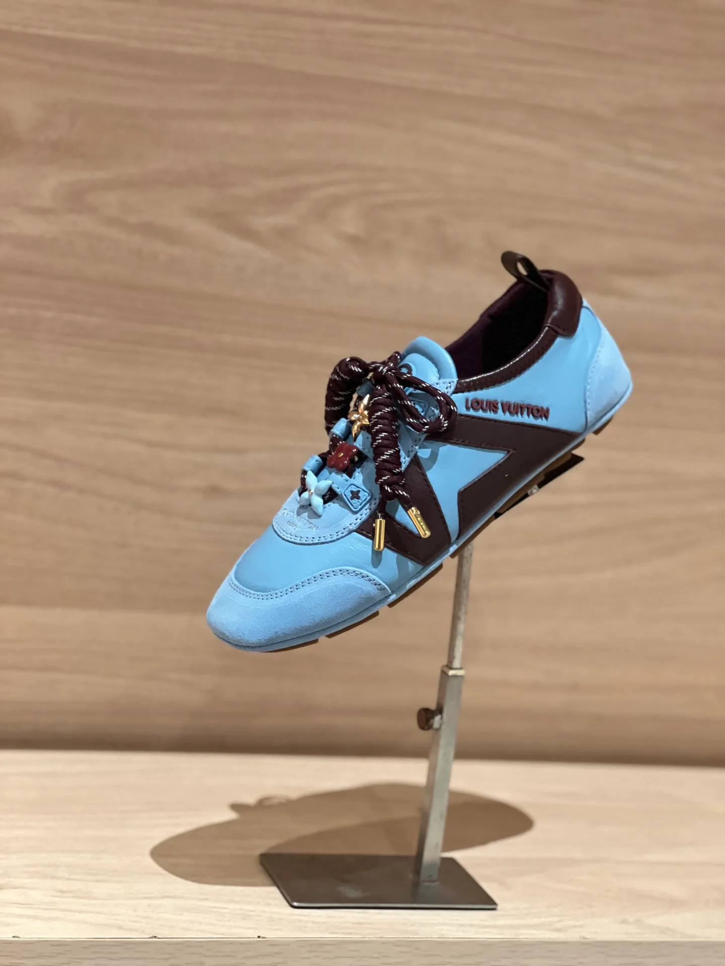 Women's Sneakers LOUIS VUITTON 18194163