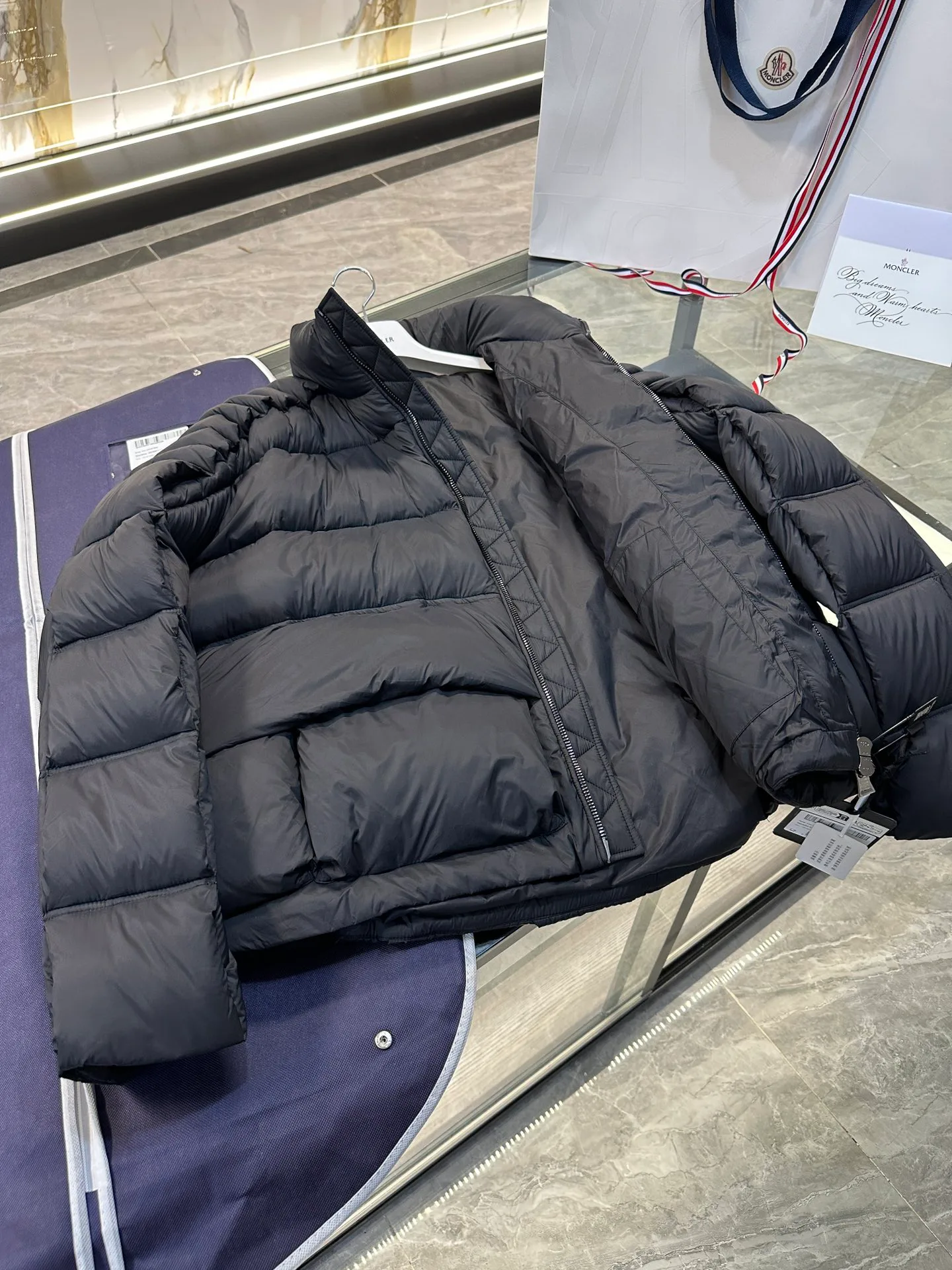 Women's Jackets And Down Jackets MONCLER 18130167