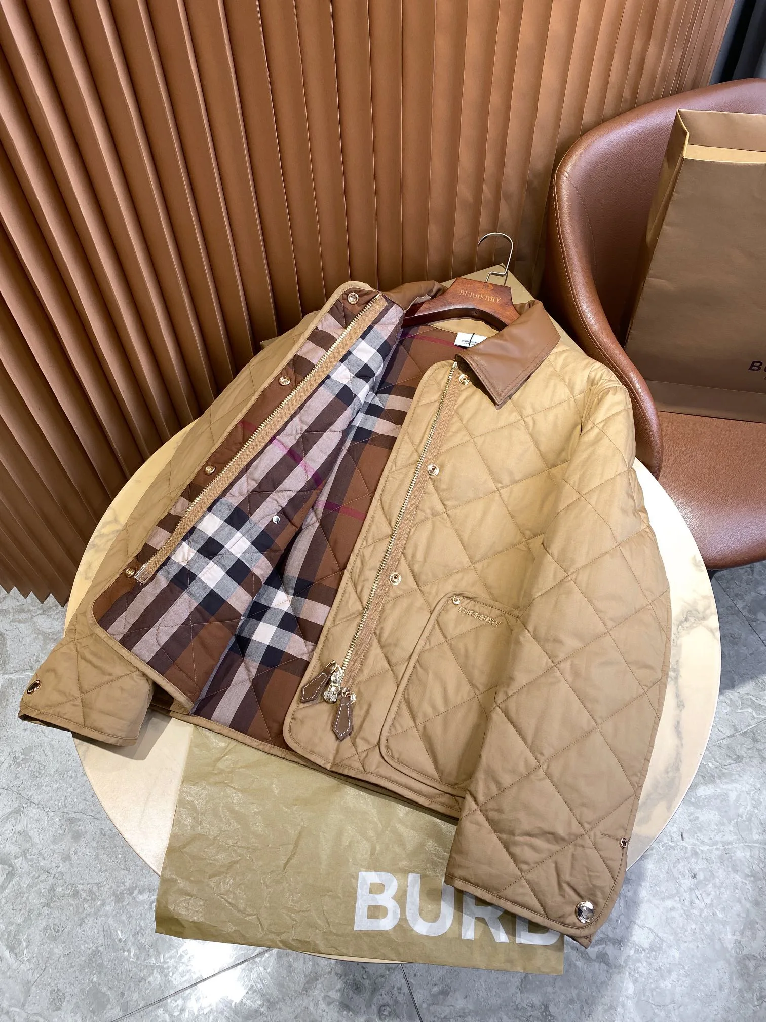 Women's Jackets And Down Jackets BURBERRY 17998761