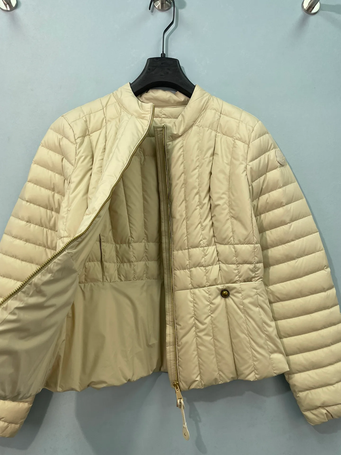 Women's Jackets And Down Jackets MONCLER 18513401