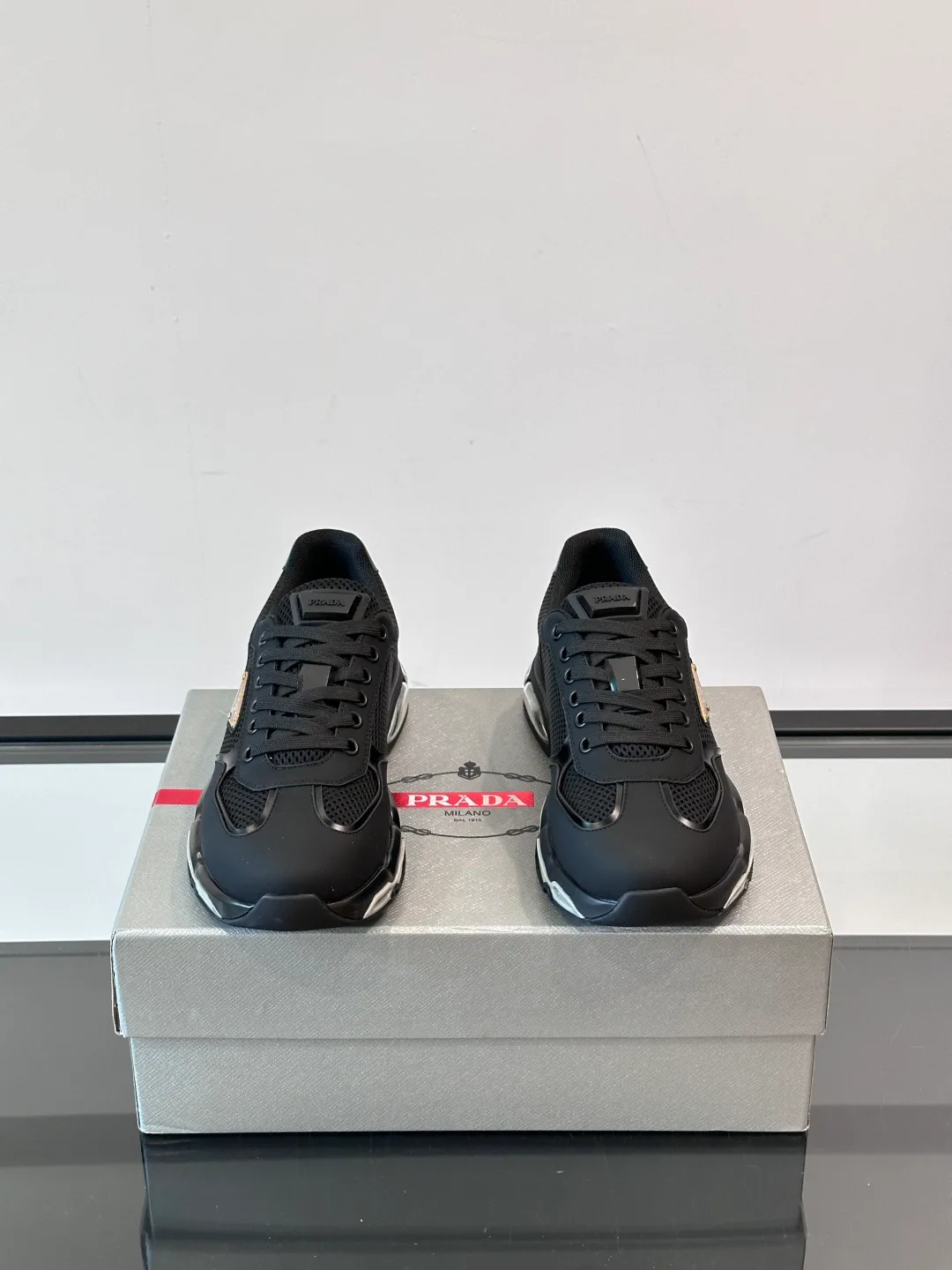 Кроссовки Мужские Prada 18564277