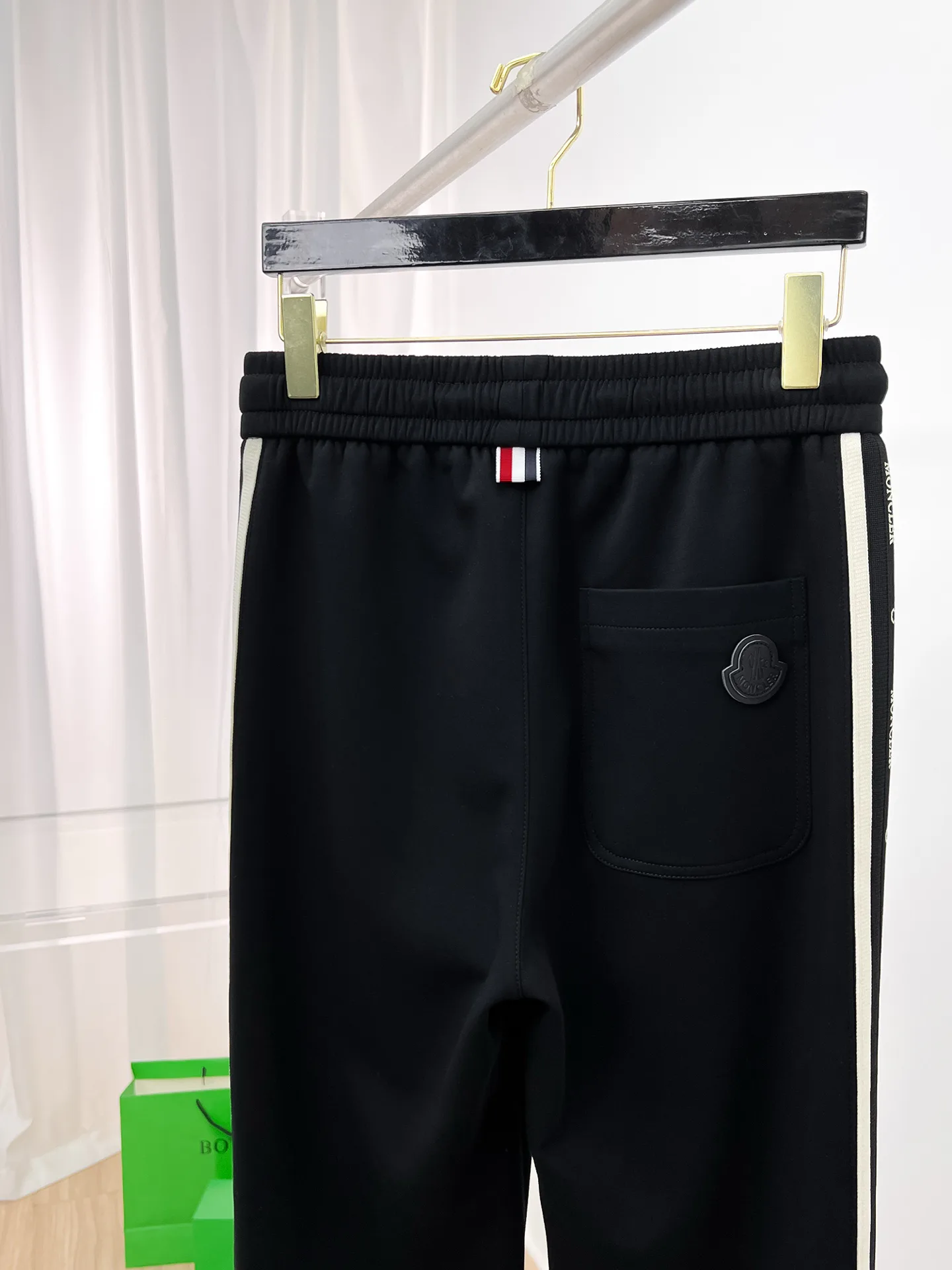 Men's Trousers MONCLER 18399267