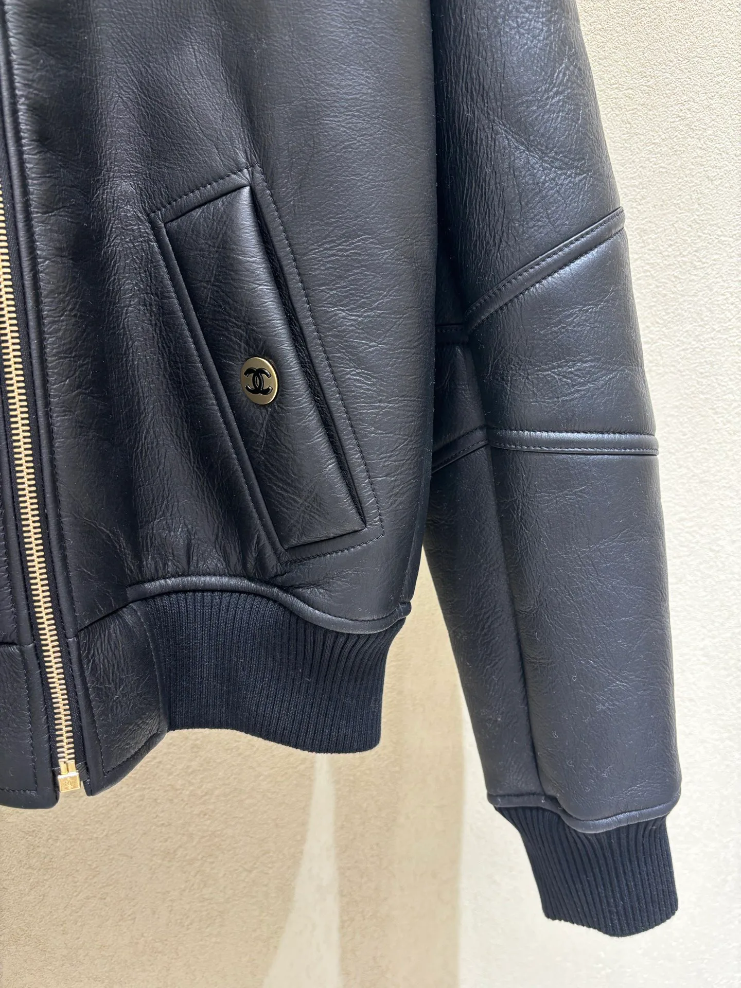 Women's Leather Jackets And Sheepskin Coats CHANEL 17864070