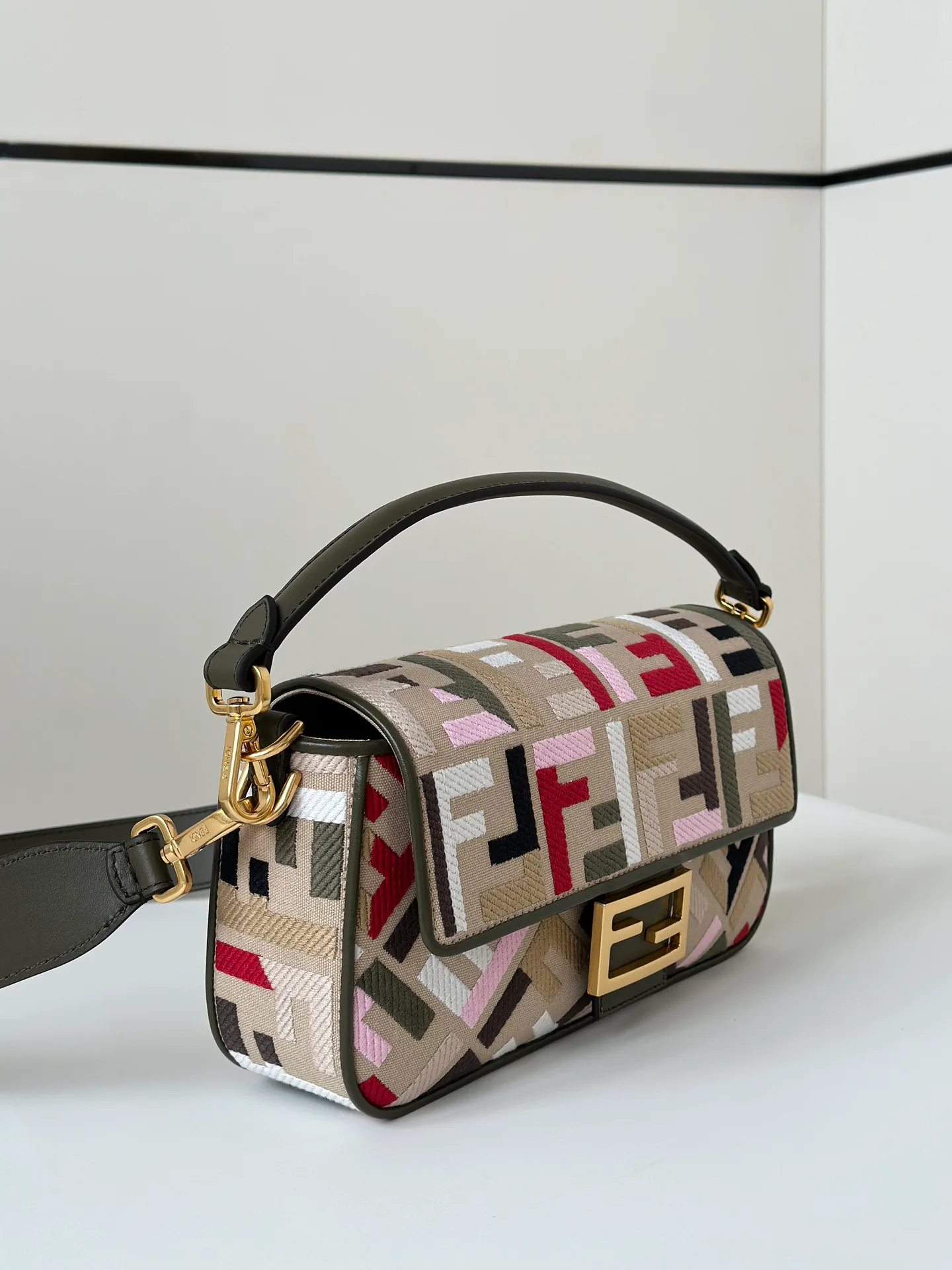 Women's Classic Handbags FENDI 17880644